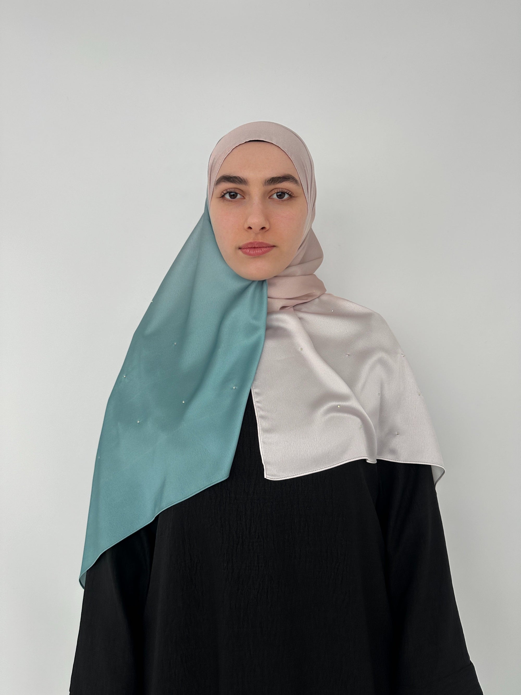 HIJAB SATIN AVEC STRASS