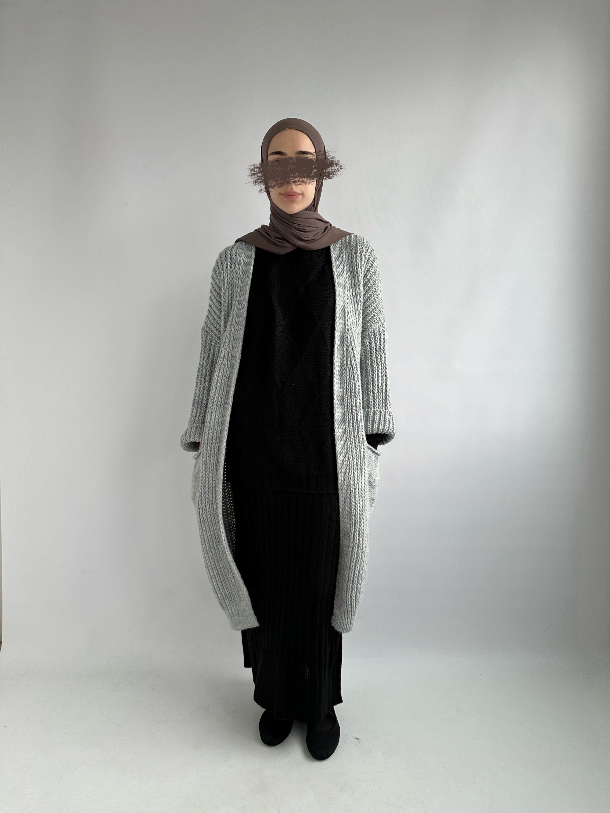 ENSEMBLE JUPE ET PULL NOIR