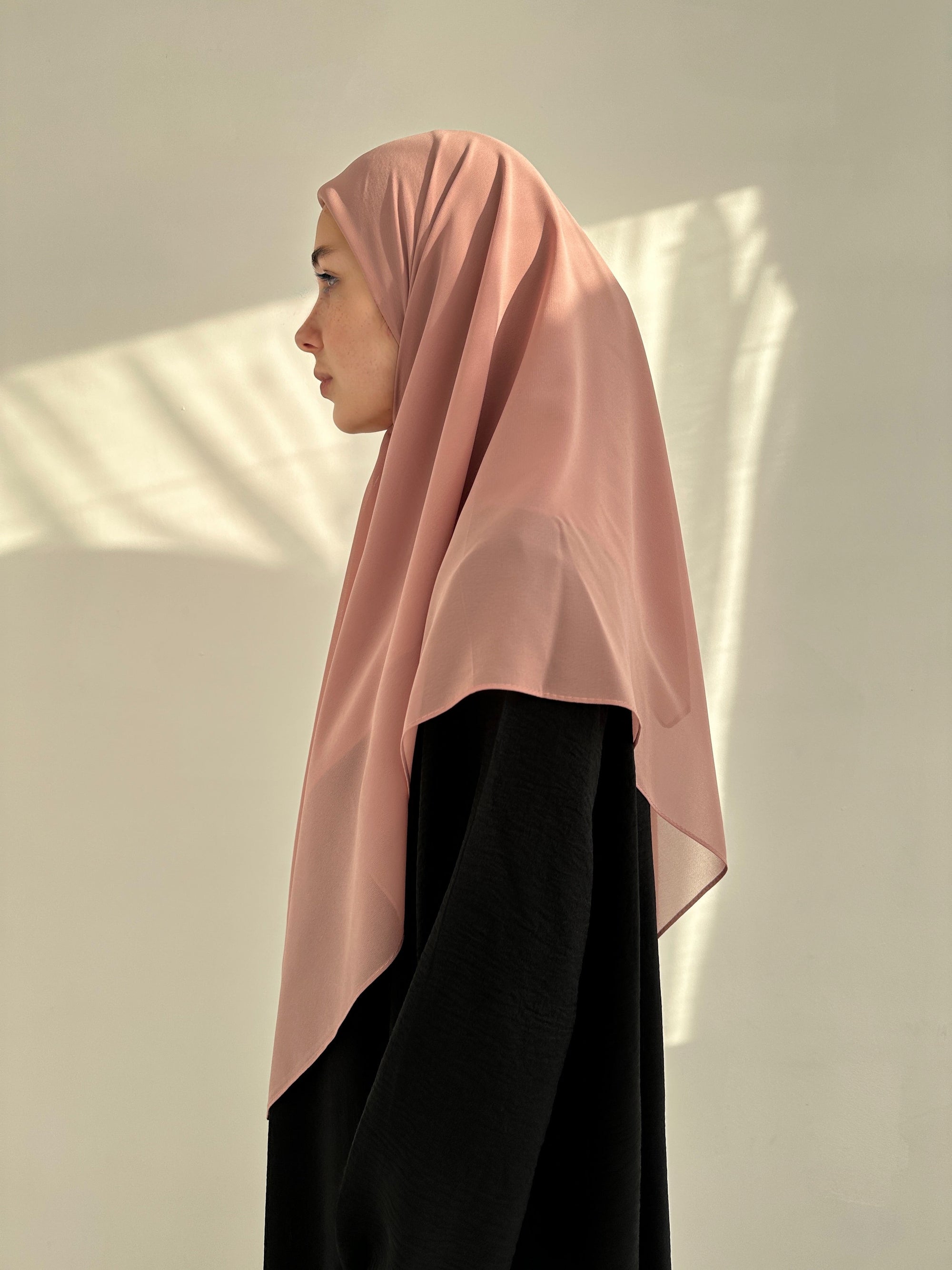HIJAB CARRÉ EN MOUSSELINE ROSE PÂLE