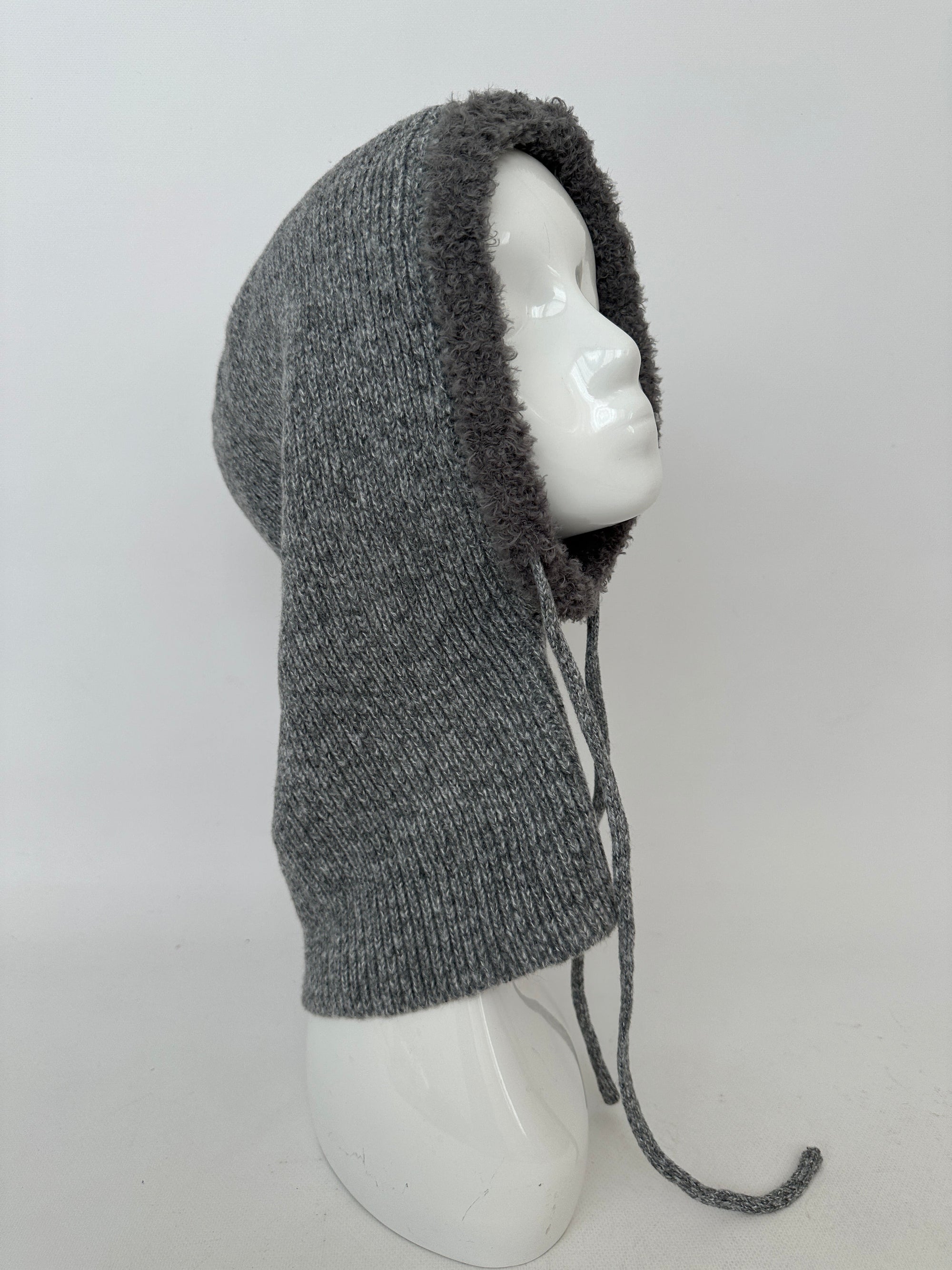 CAGOULE EN MAILLE CÔTELÉE GRIS