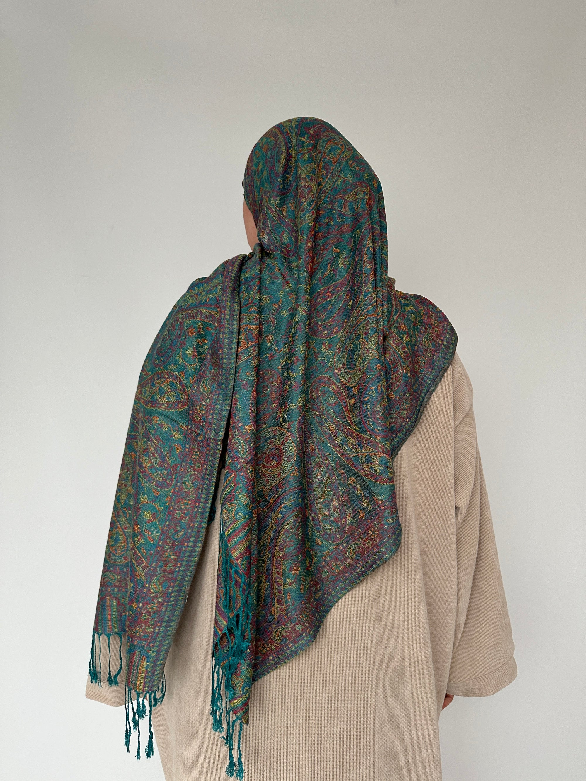 PASHMINA À MOTIFS AVEC FRANGES