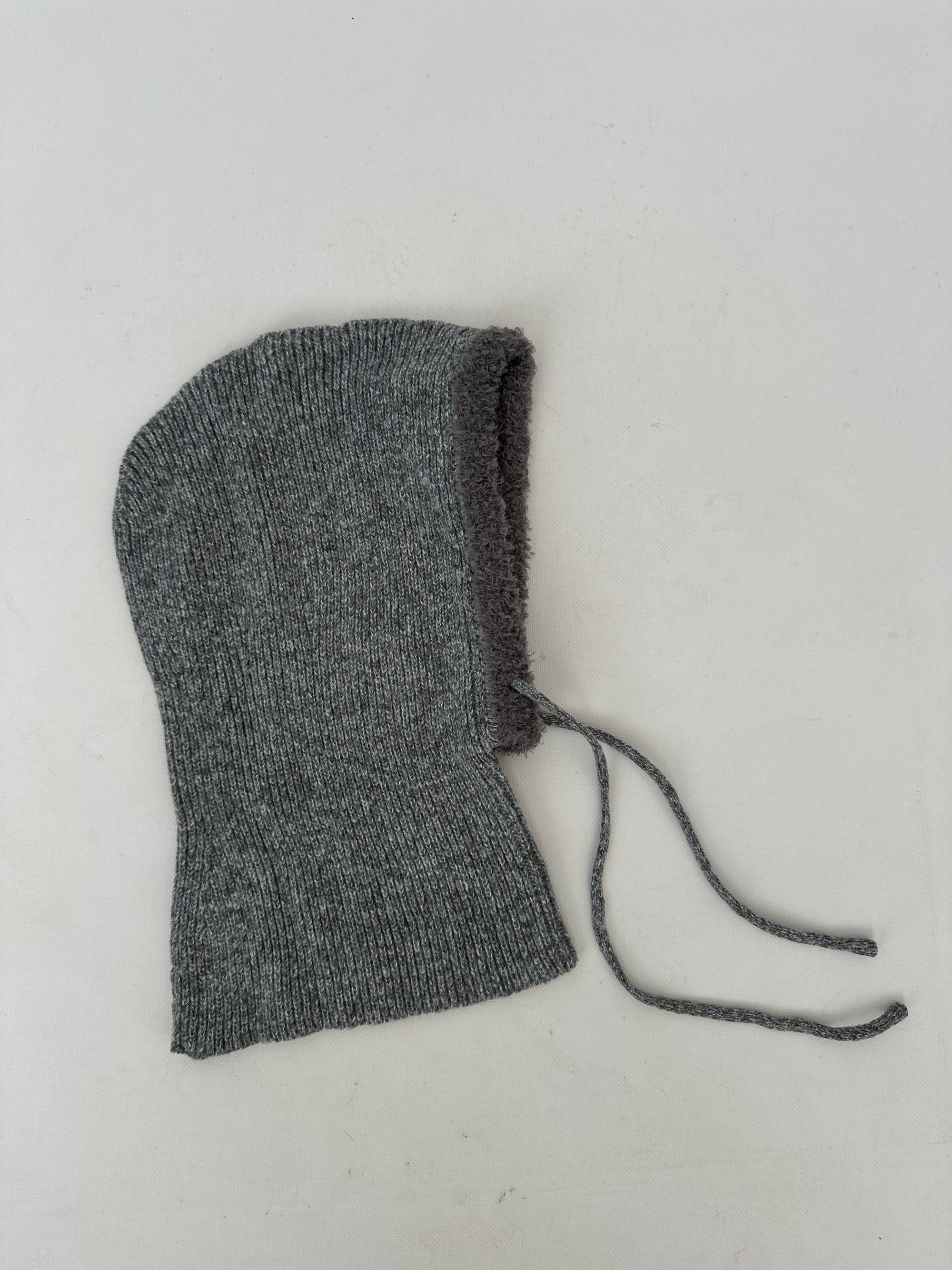 CAGOULE EN MAILLE CÔTELÉE GRIS