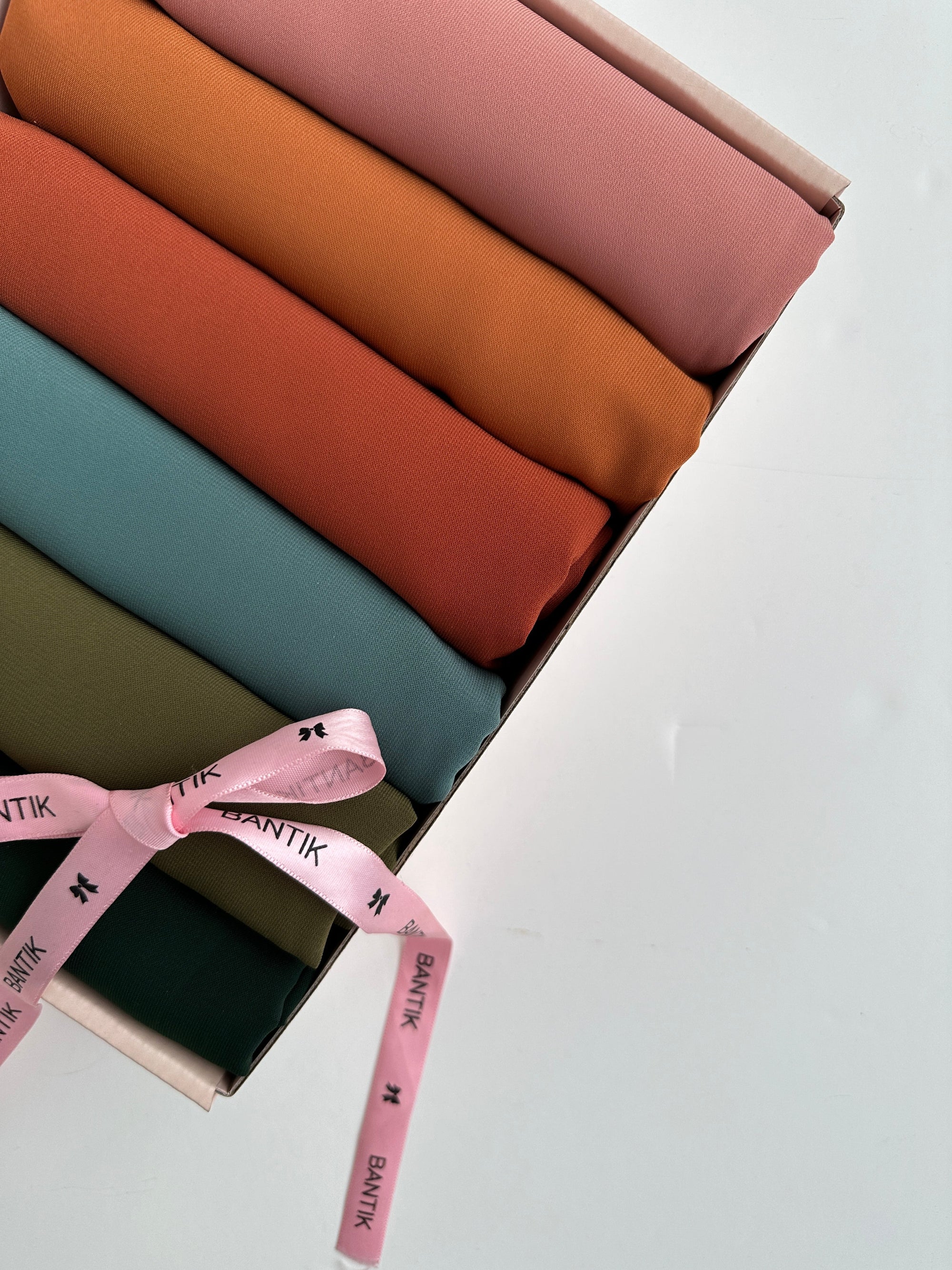 BOX 6 HIJABS SOIE DE MÈDINE