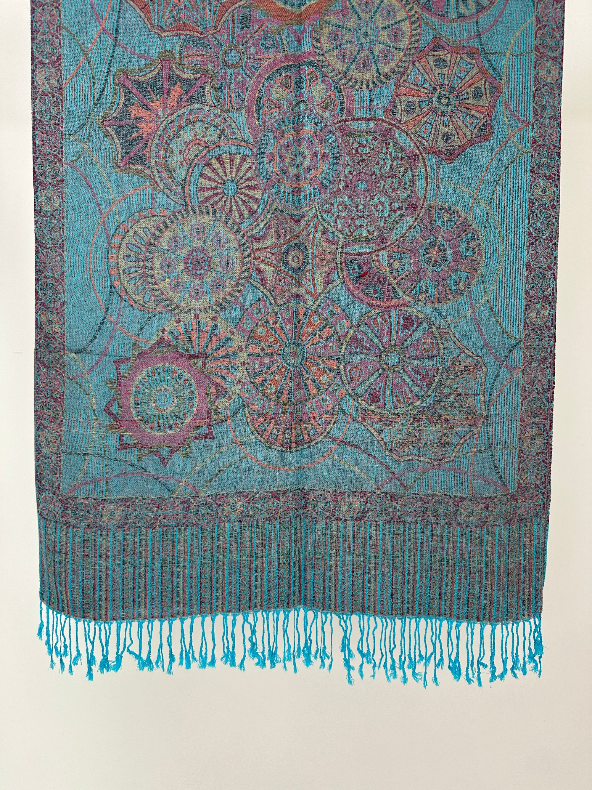 PASHMINA À MOTIFS AVEC FRANGES