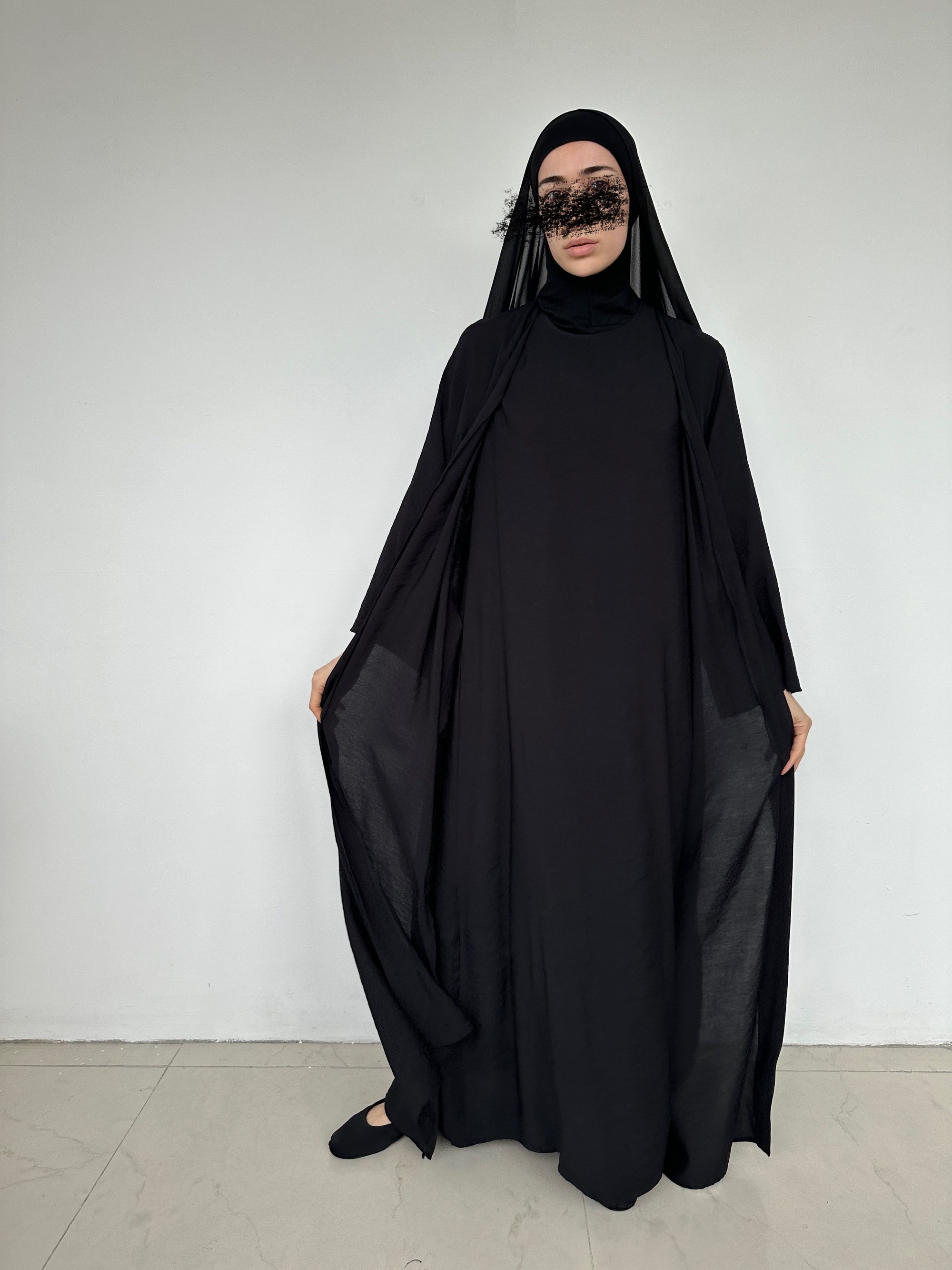 ENSEMBLE KIMONO ET ROBE NOIR