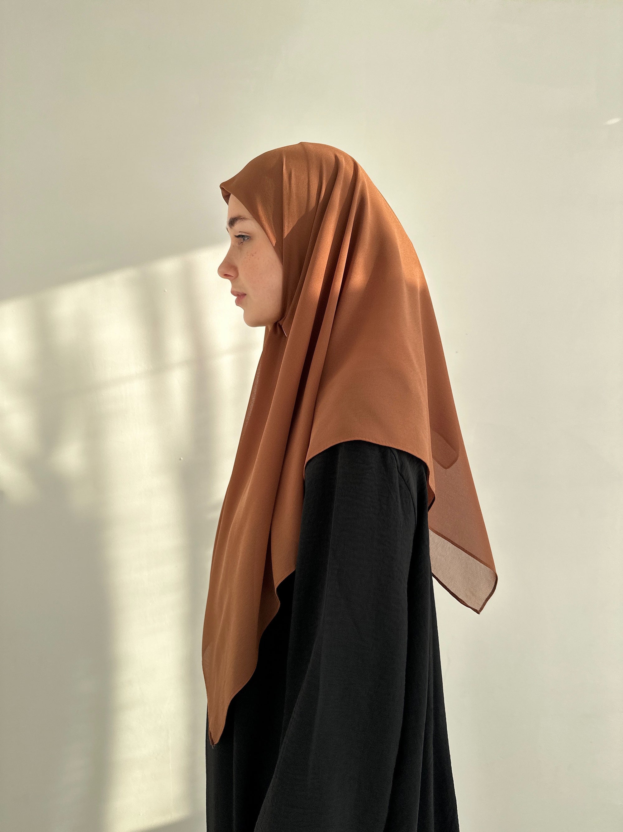 HIJAB CARRÉ EN MOUSSELINE CHOCOLATE