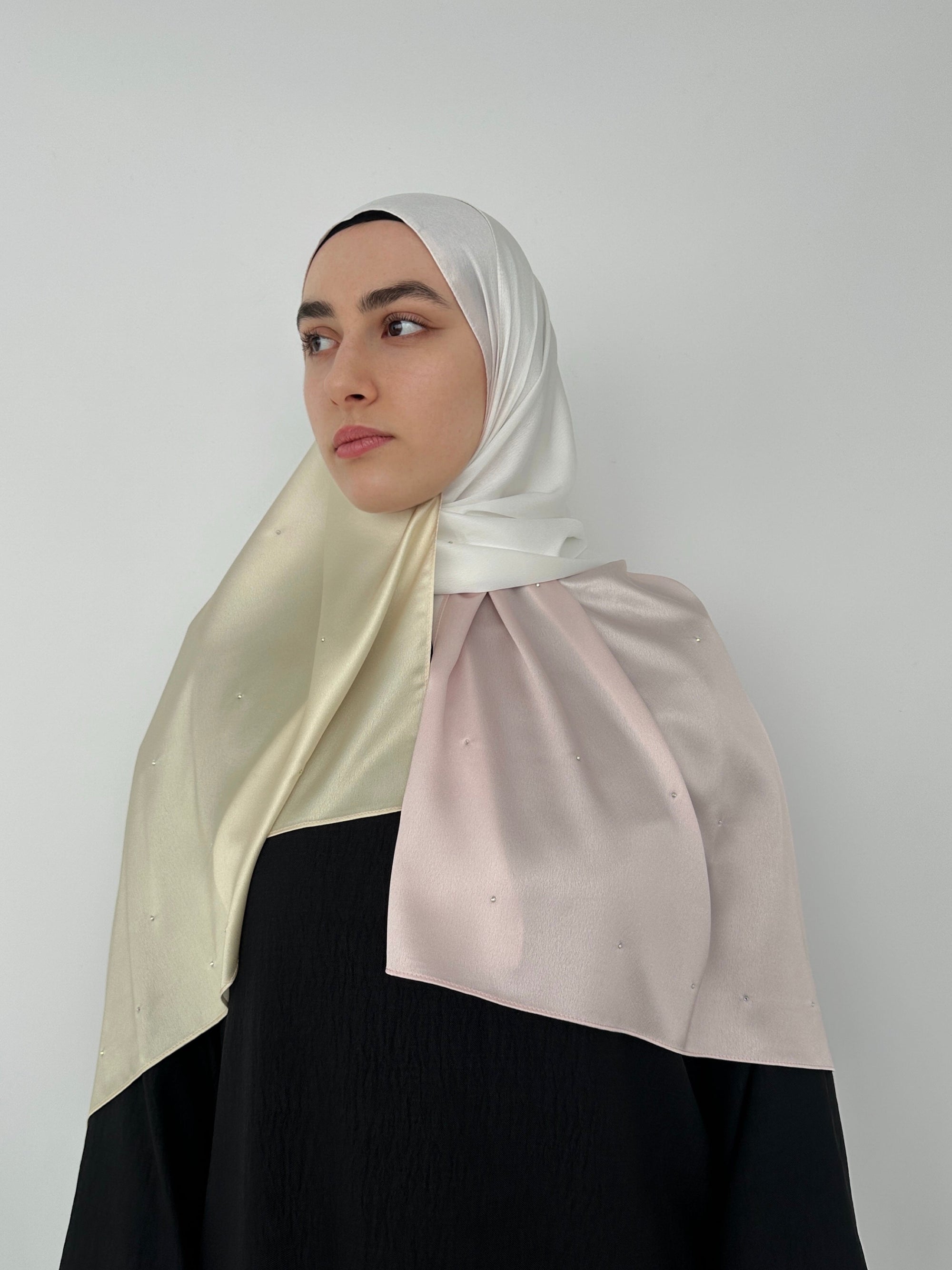 HIJAB SATIN AVEC STRASS