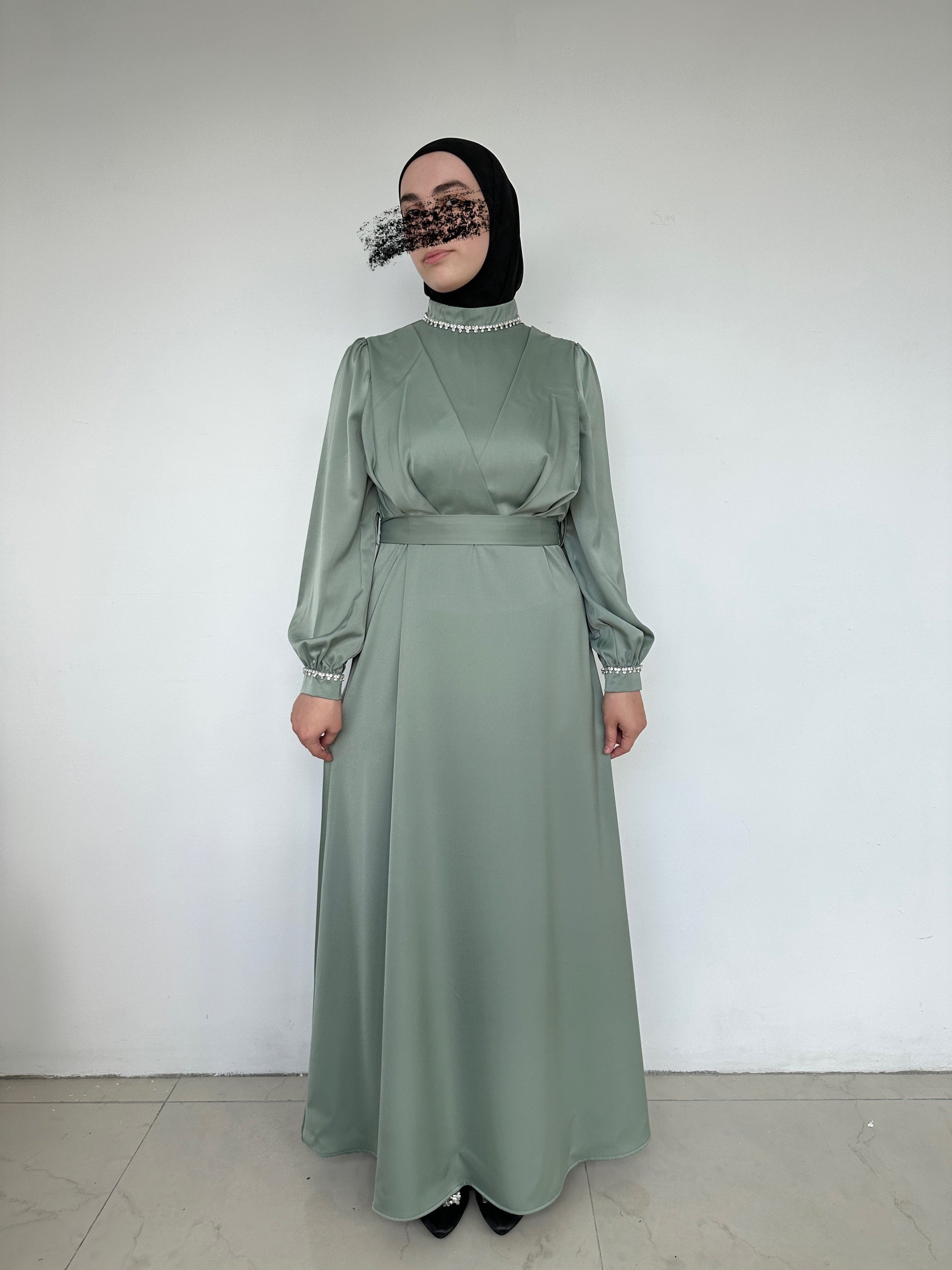 ROBE DE SOIRÉE SATINÉ VERT