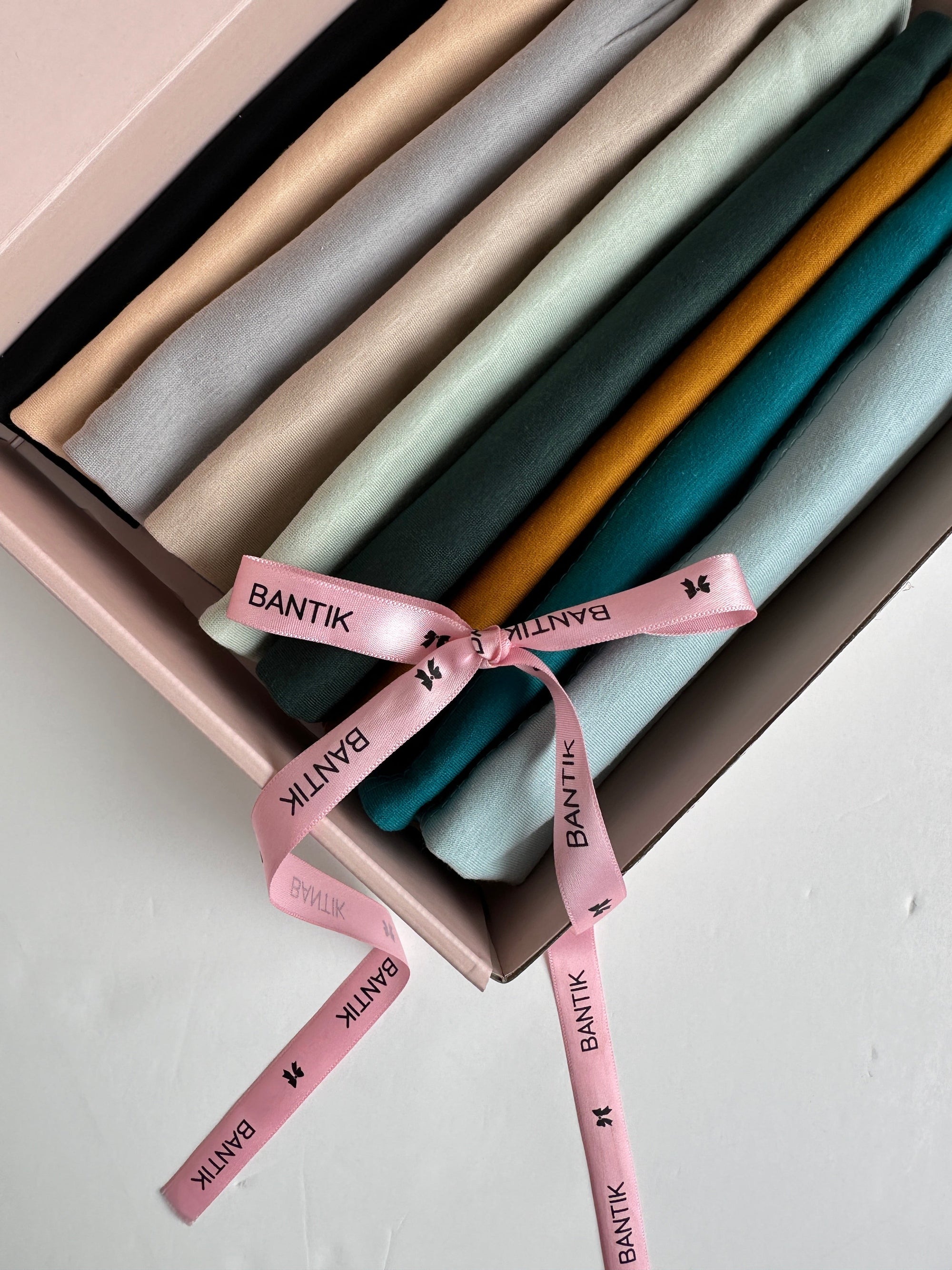 BOX BONNETS FERMÉE