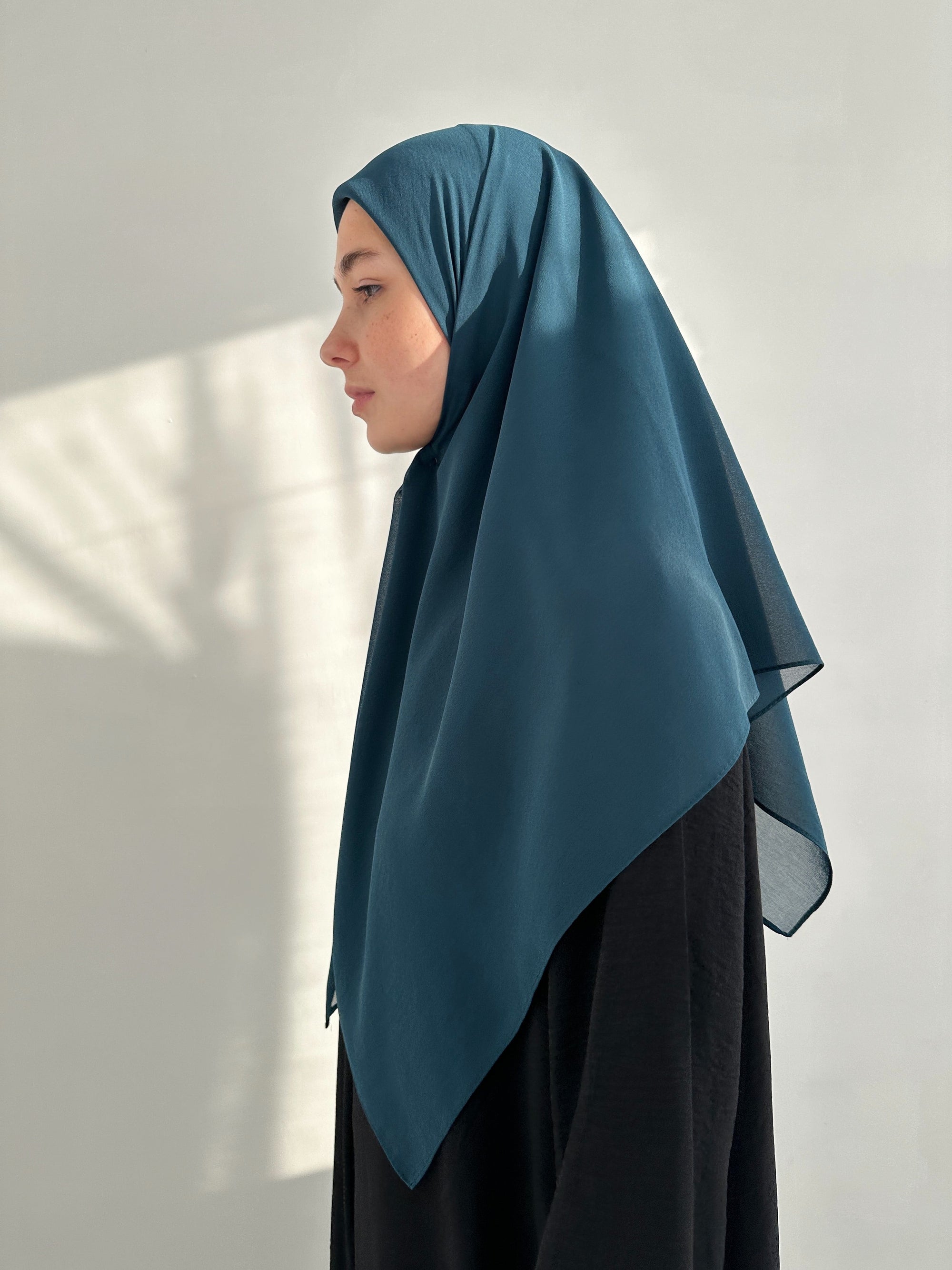 HIJAB CARRÉ EN MOUSSELINE PETROL