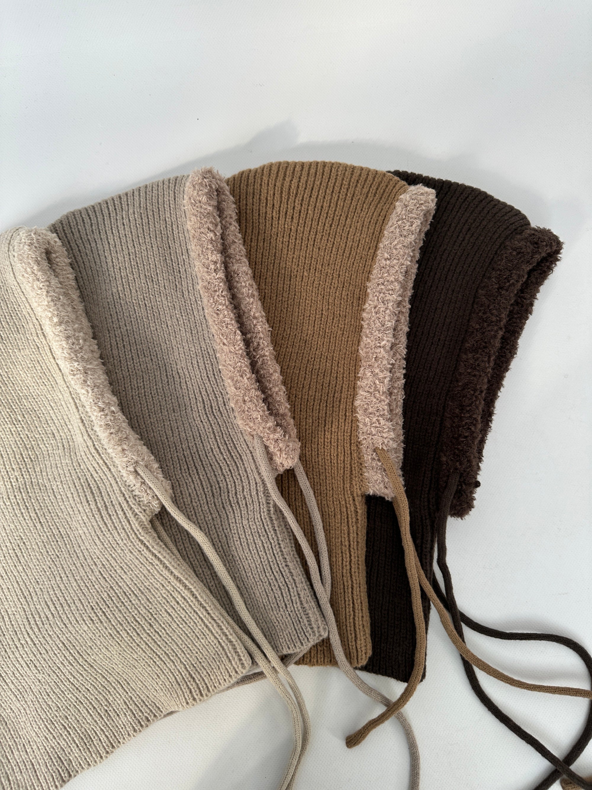 CAGOULE EN MAILLE CÔTELÉE CARAMEL