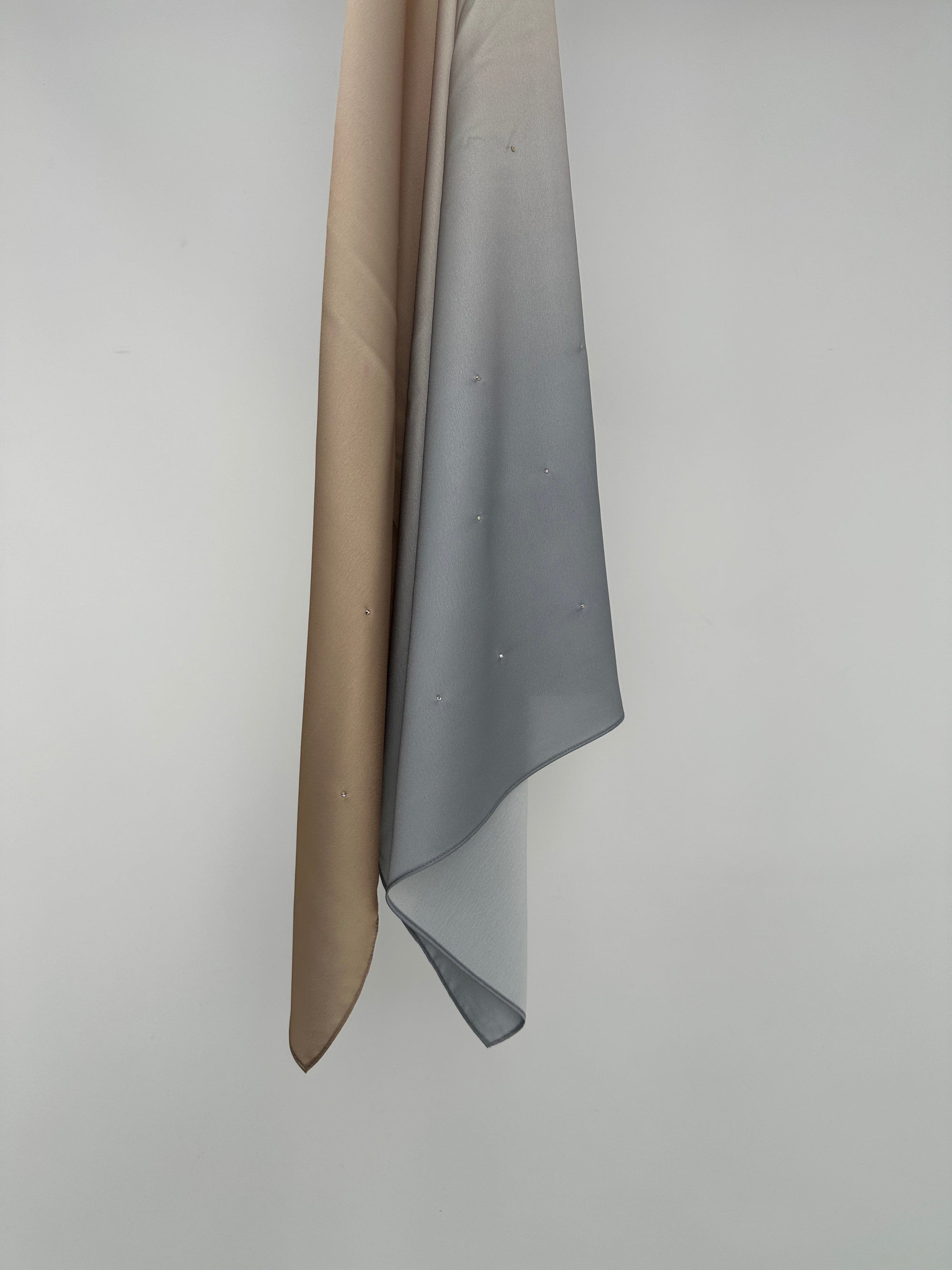 HIJAB SATIN AVEC STRASS
