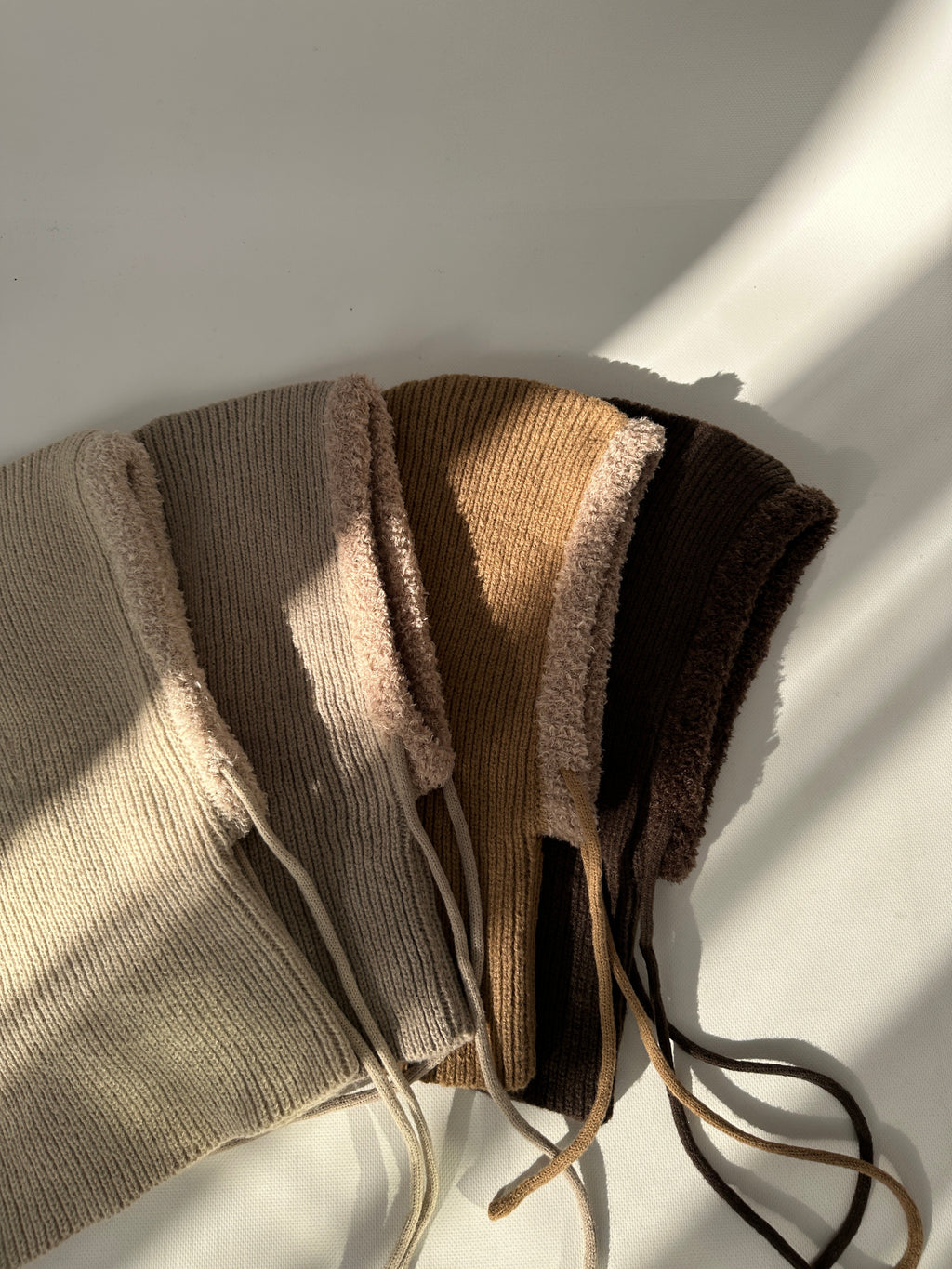CAGOULE EN MAILLE CÔTELÉE CHOCOLAT