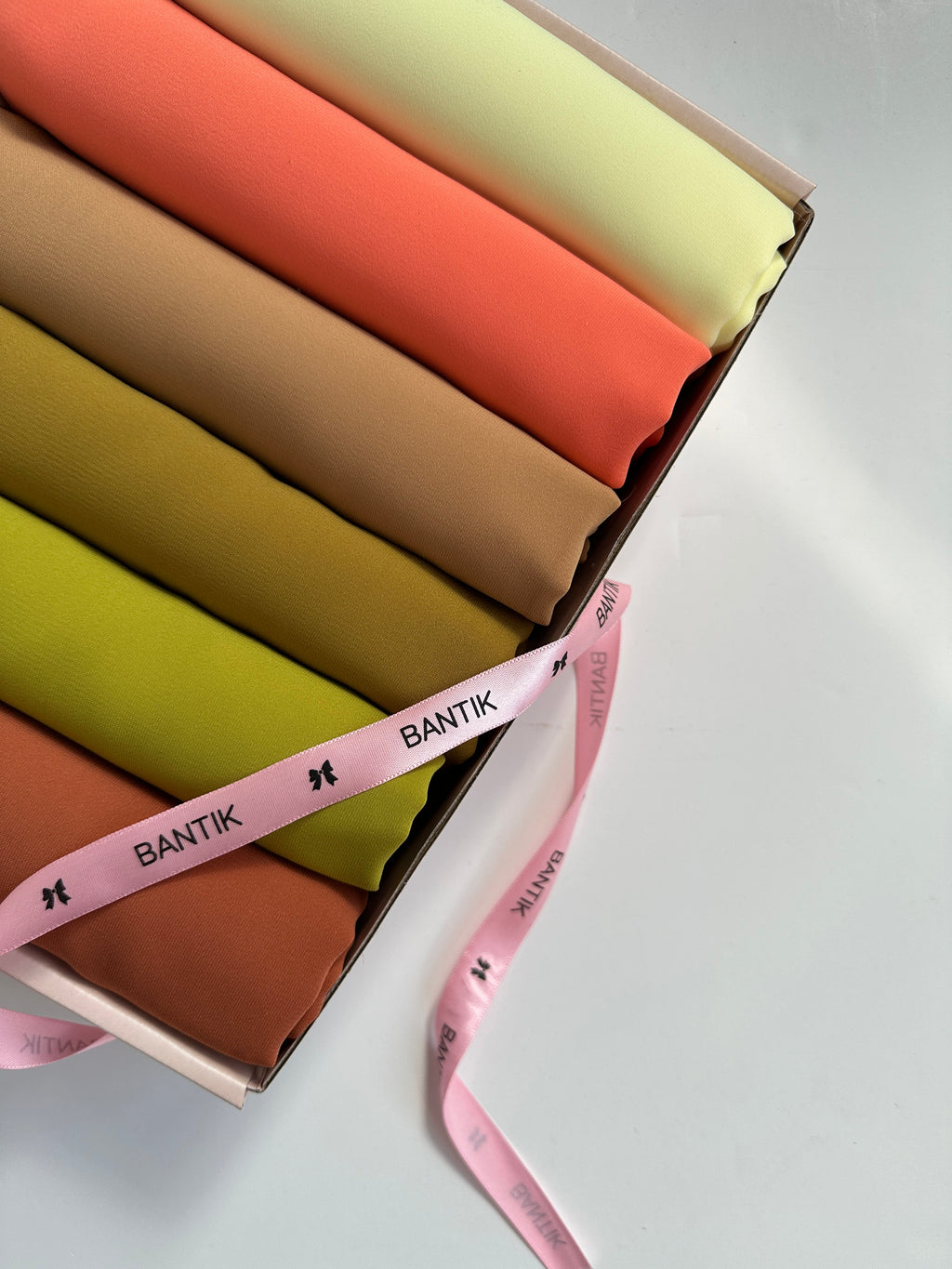 BOX 6 HIJABS SOIE DE MÈDINE