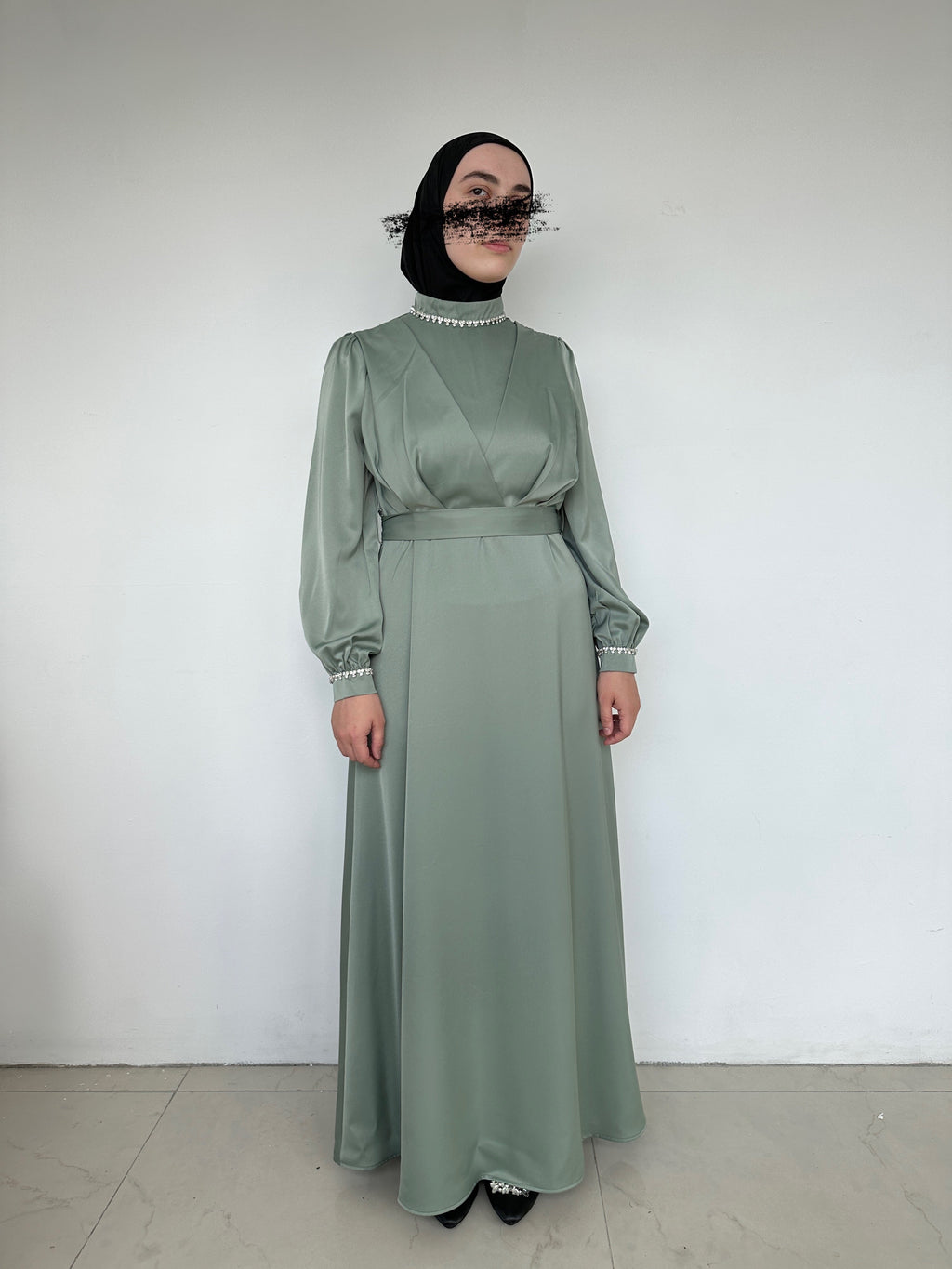ROBE DE SOIRÉE SATINÉ VERT