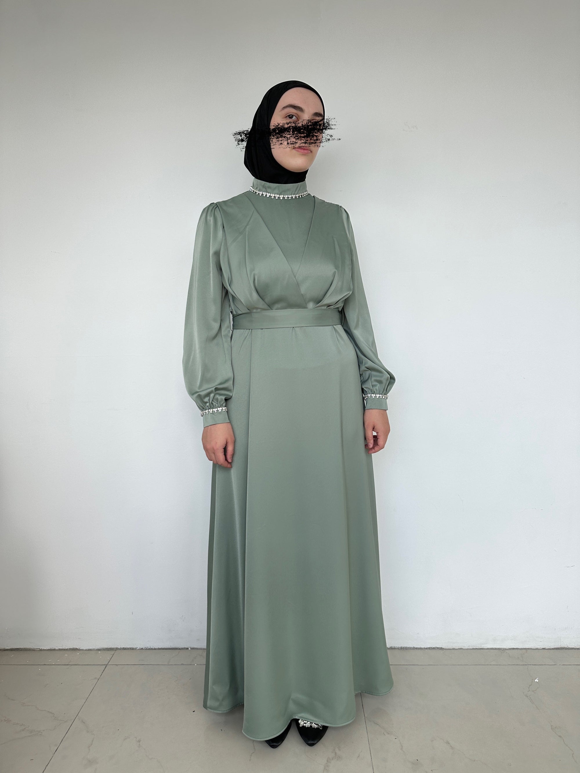 ROBE DE SOIRÉE SATINÉ VERT