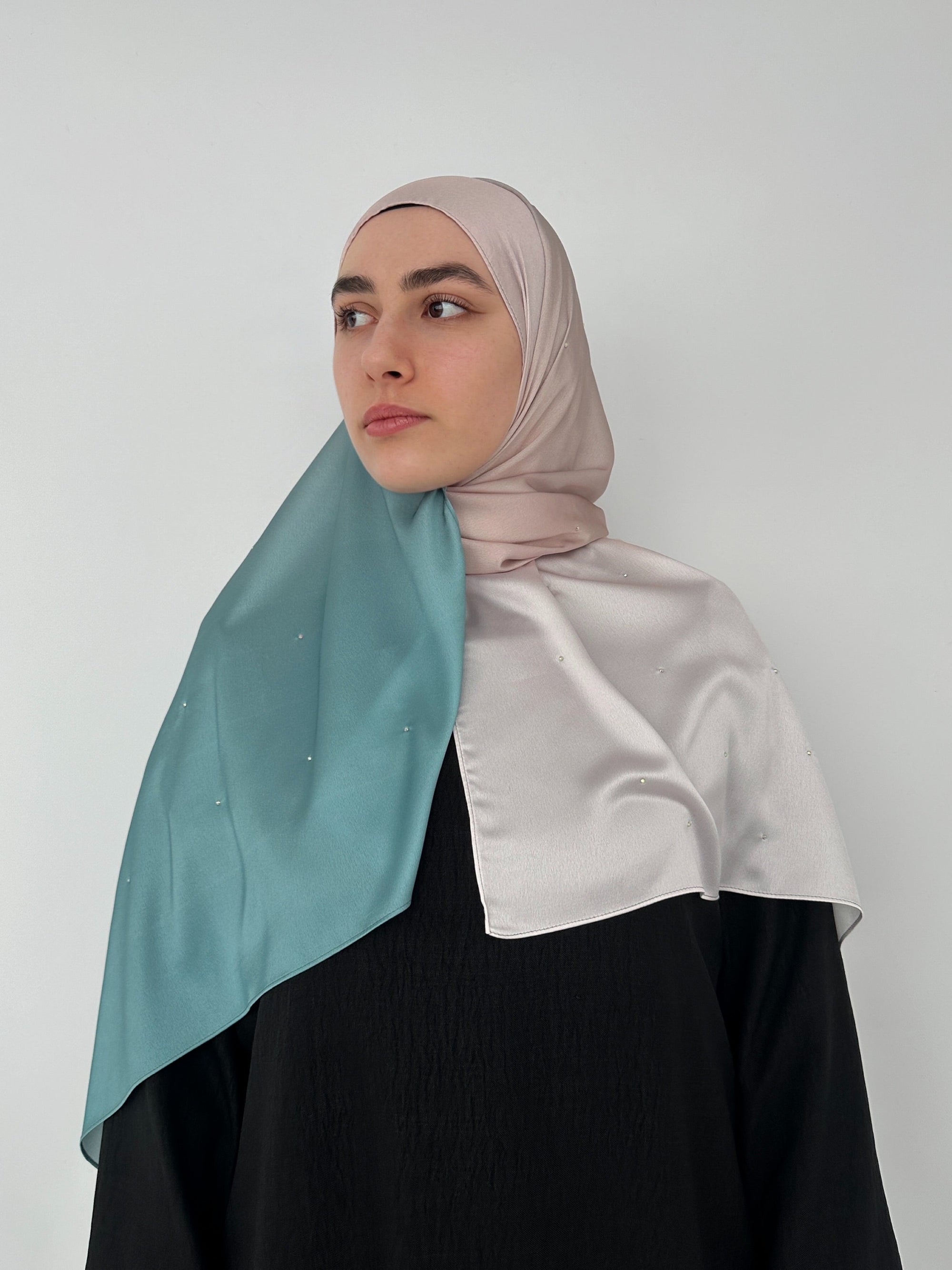 HIJAB SATIN AVEC STRASS