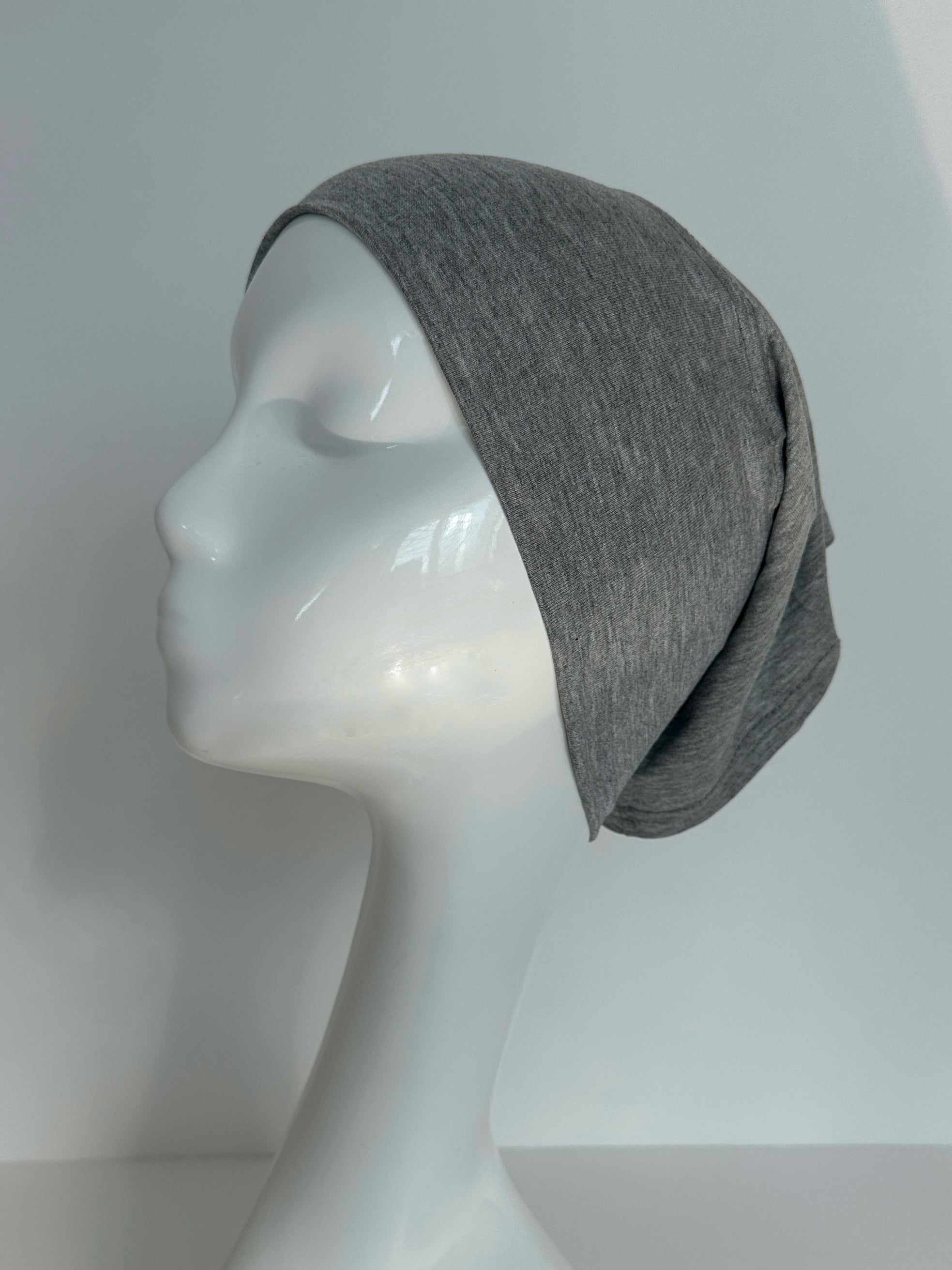 LOT DE 5 BONNETS