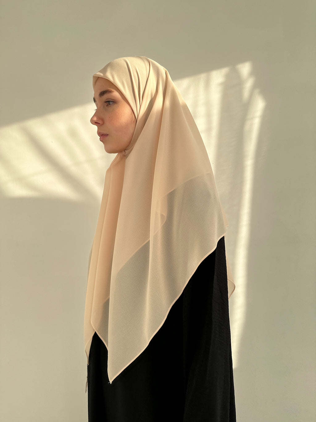 HIJAB CARRÉ EN MOUSSELINE BEIGE