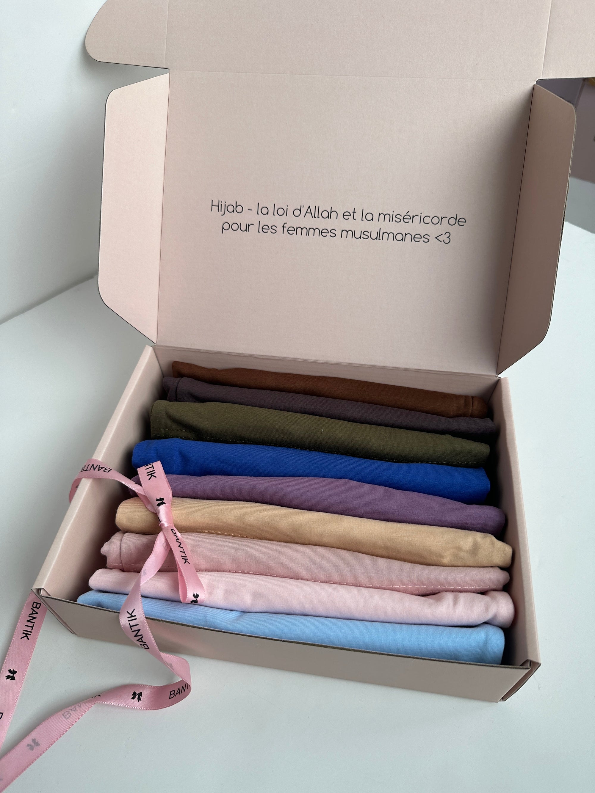 BOX BONNETS FERME