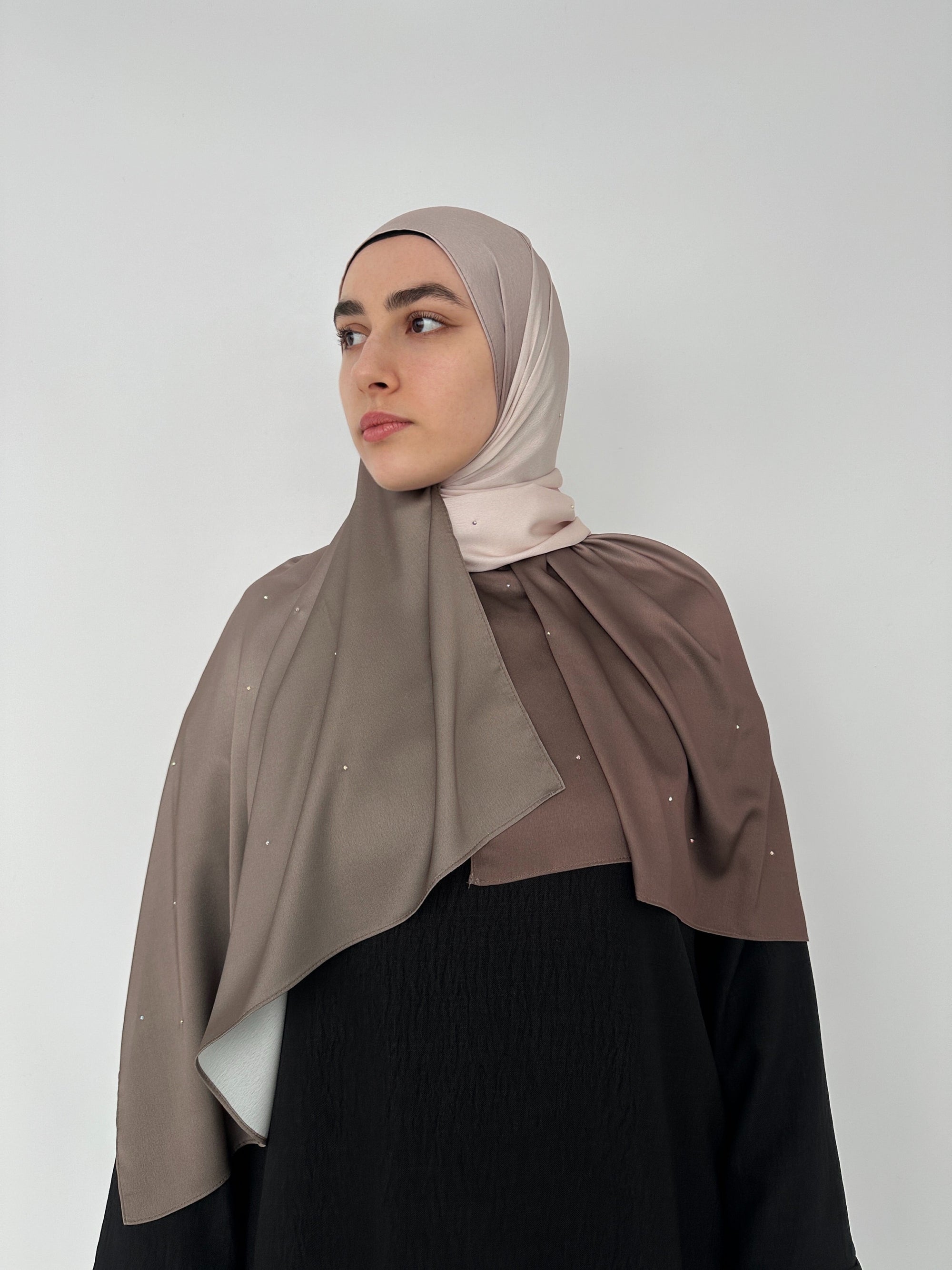 HIJAB SATIN AVEC STRASS