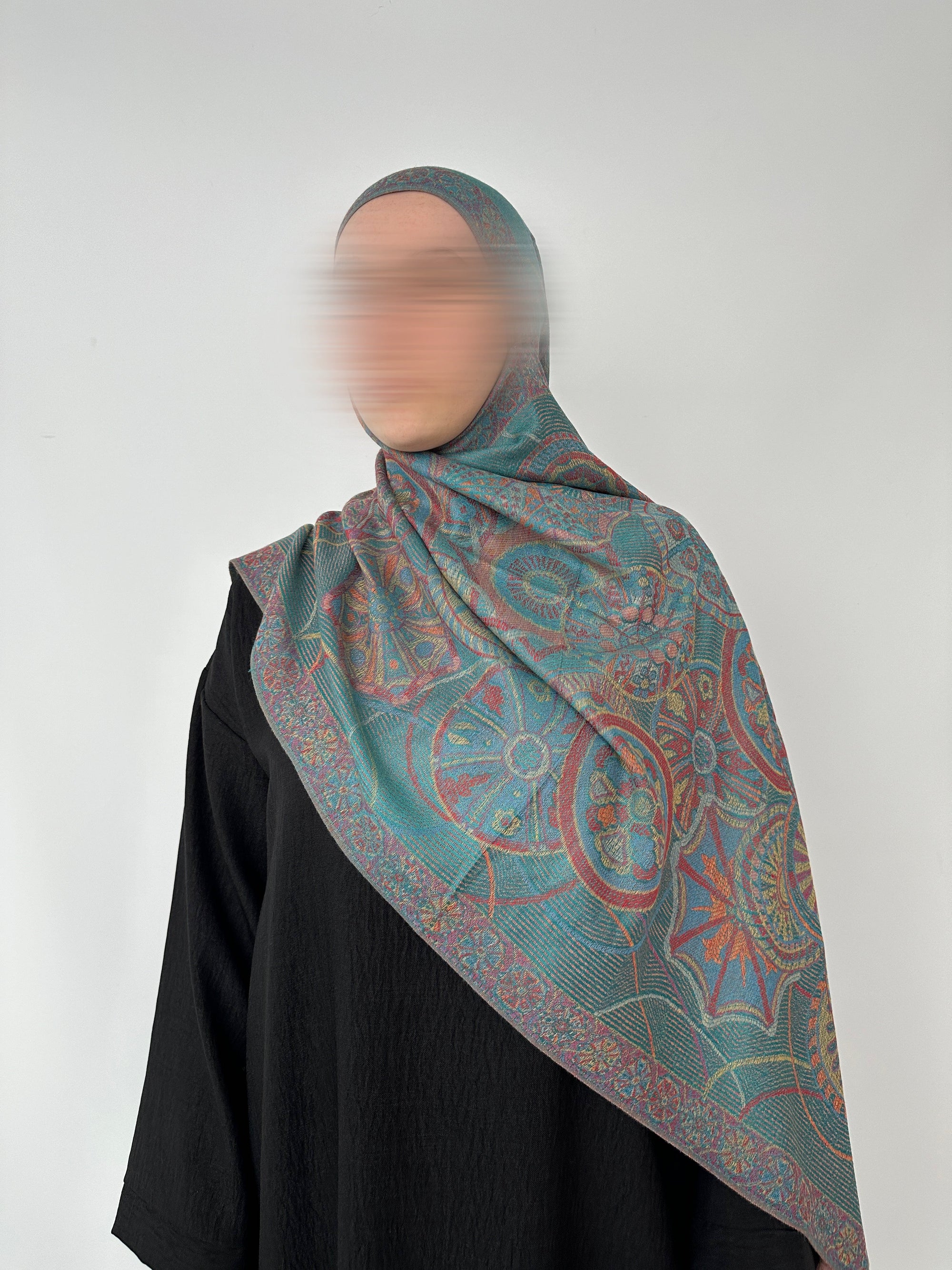 PASHMINA À MOTIFS AVEC FRANGES