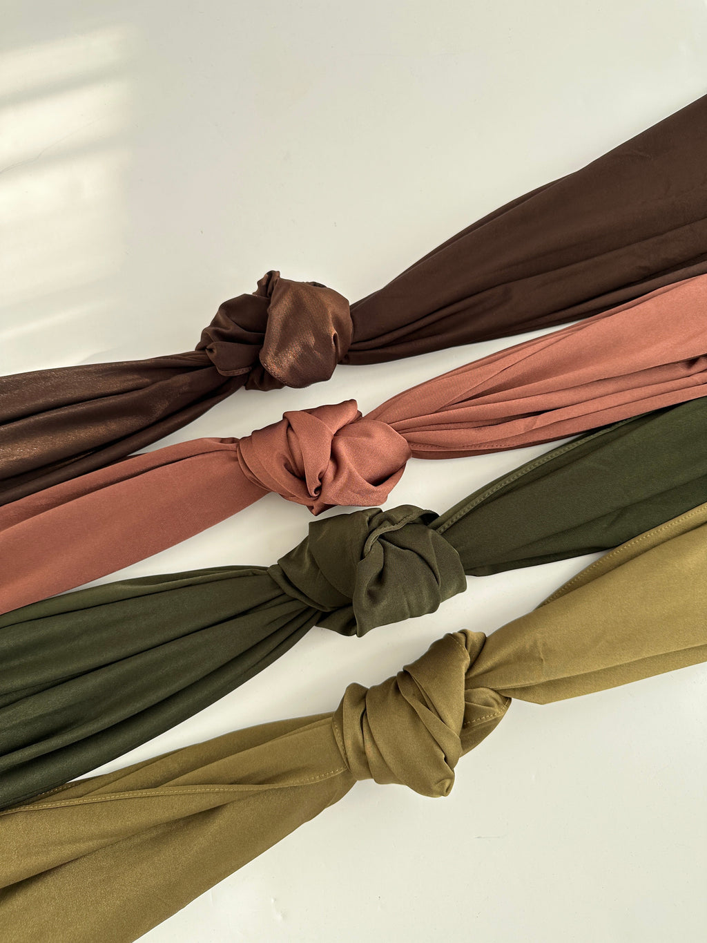 BOX DE 4 HIJABS JERSEY SATINE