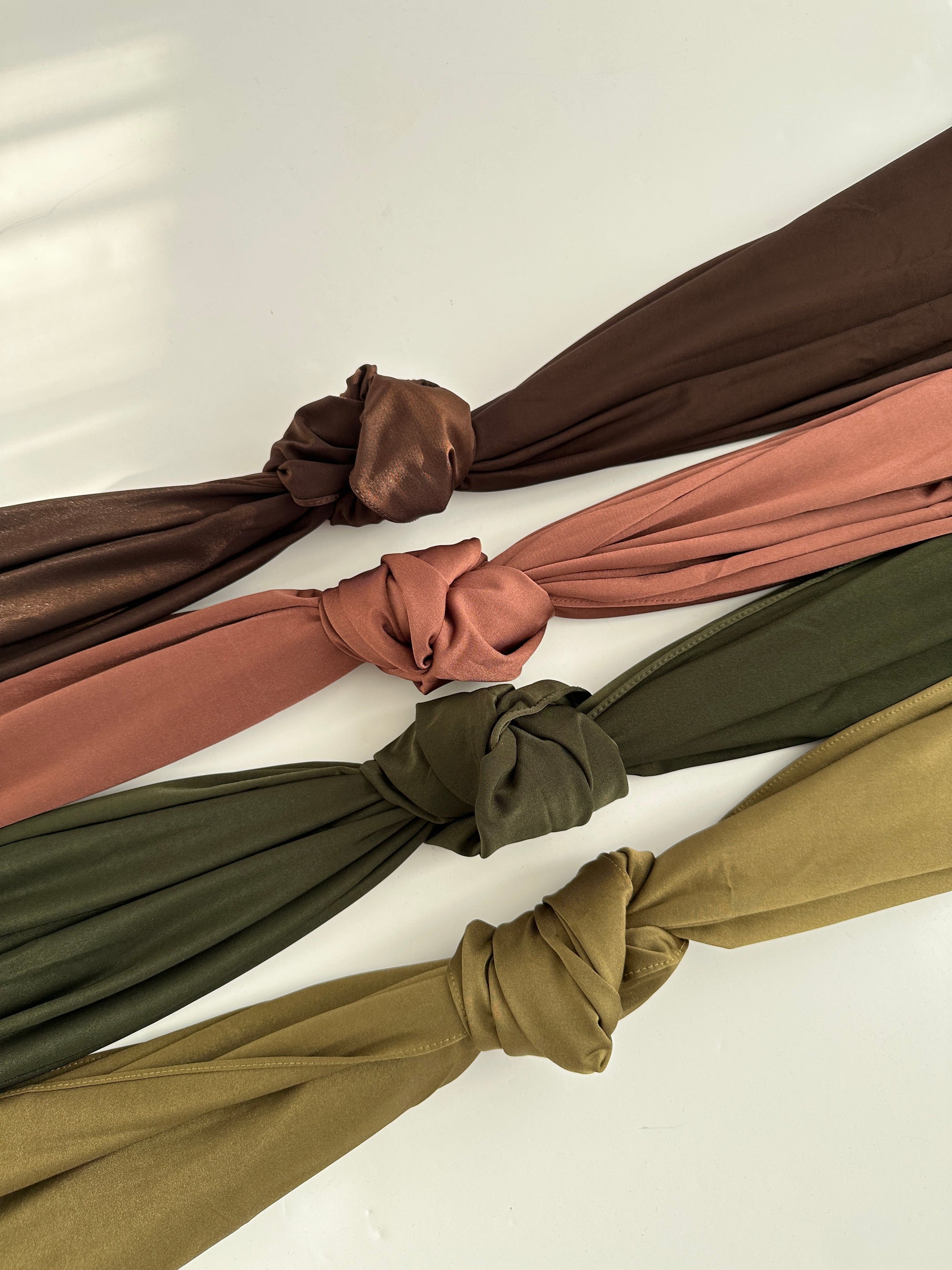 BOX DE 4 HIJABS JERSEY SATINE