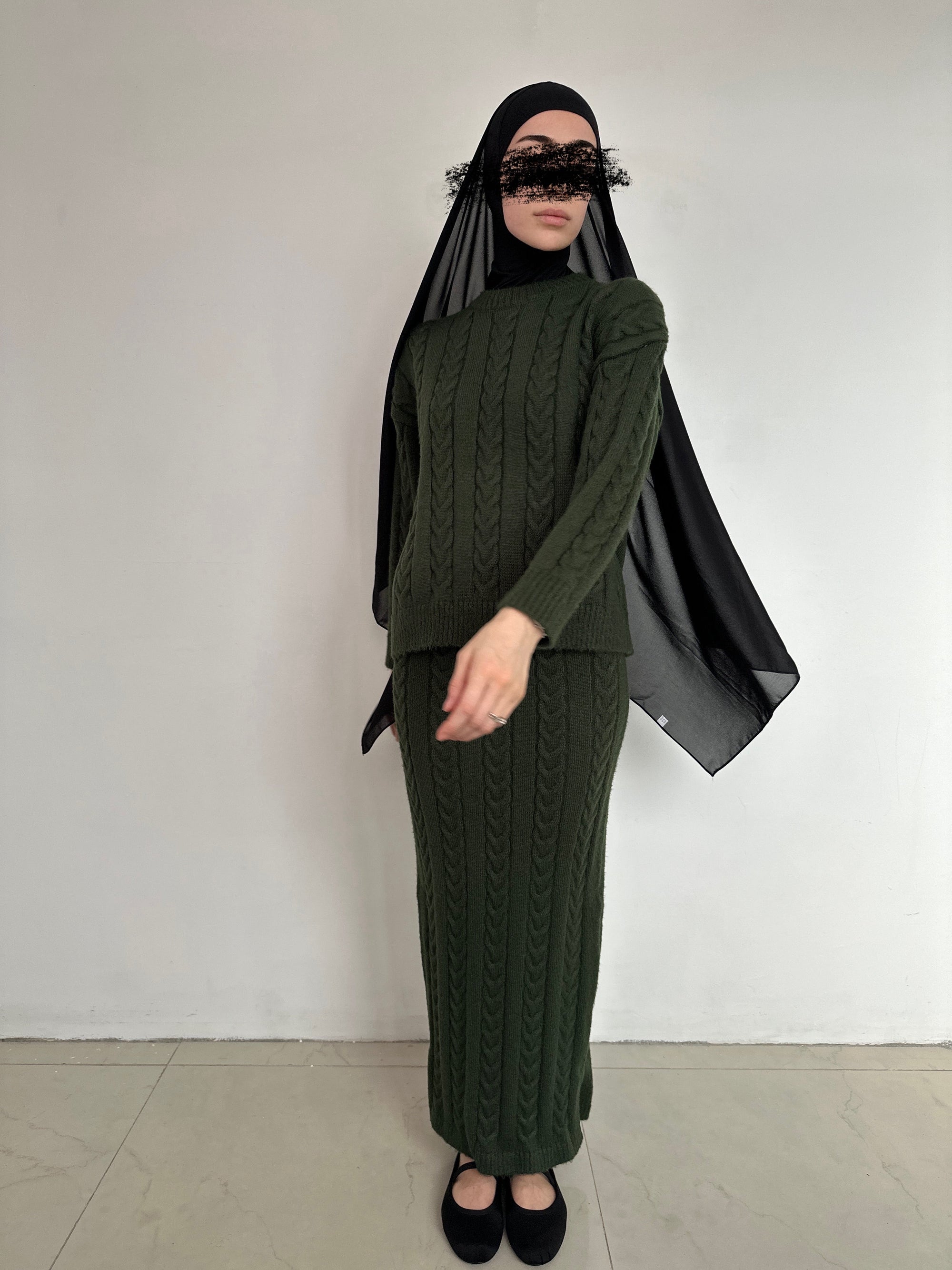 ENSEMBLE JUPE ET PULL KAKI
