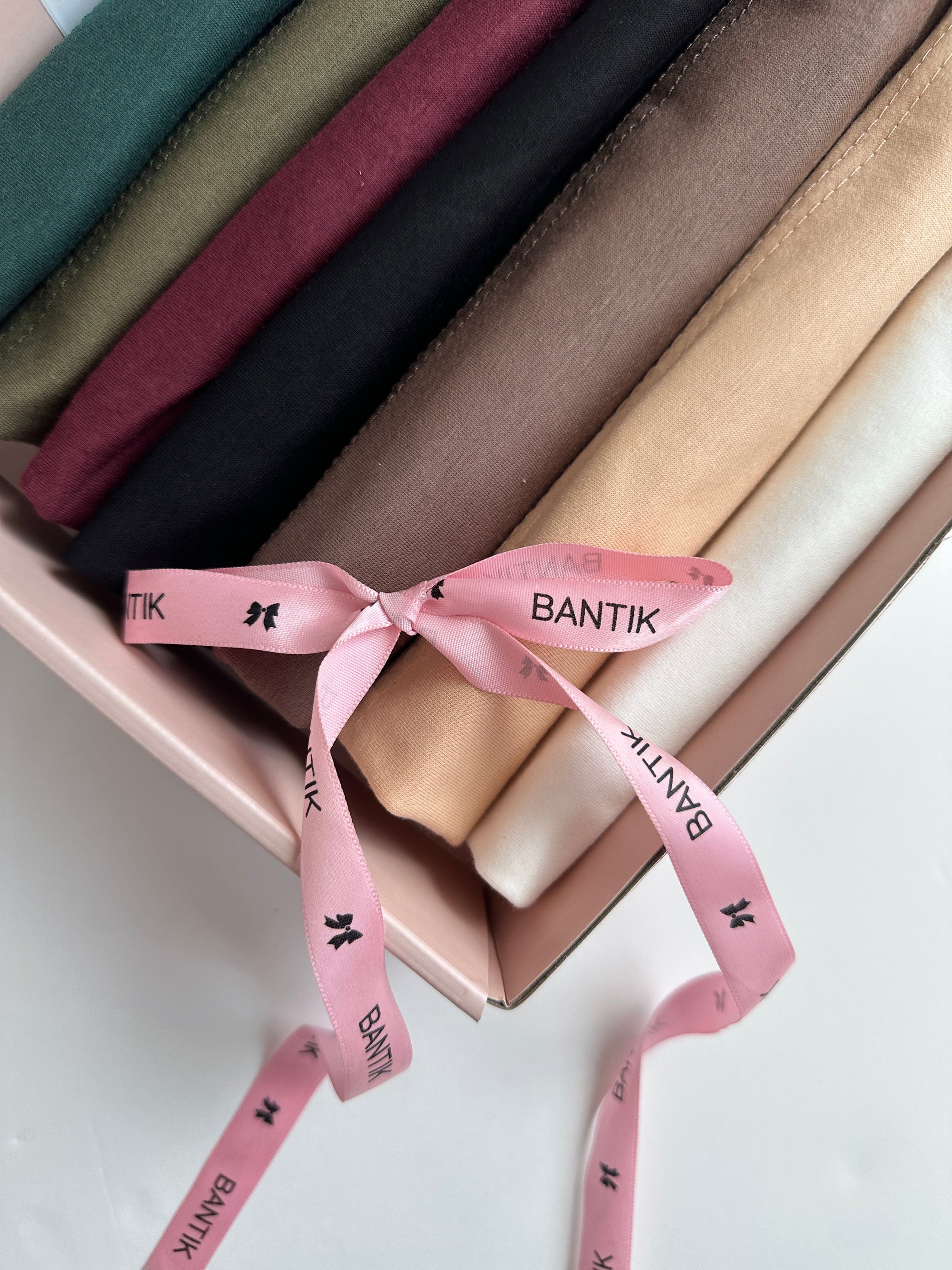 BOX BONNETS FERME