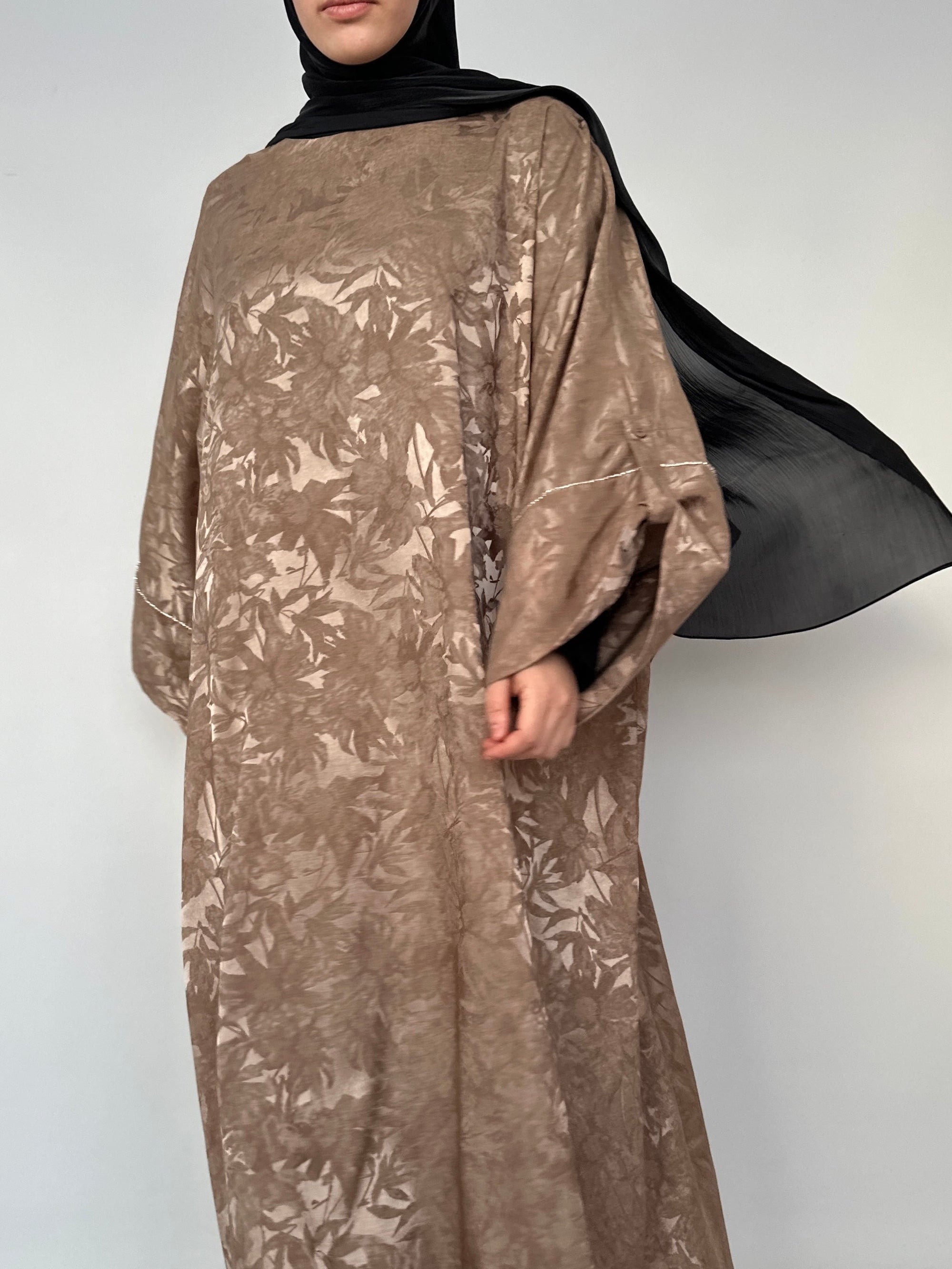 ABAYA LARGE ÉLÉGANTE