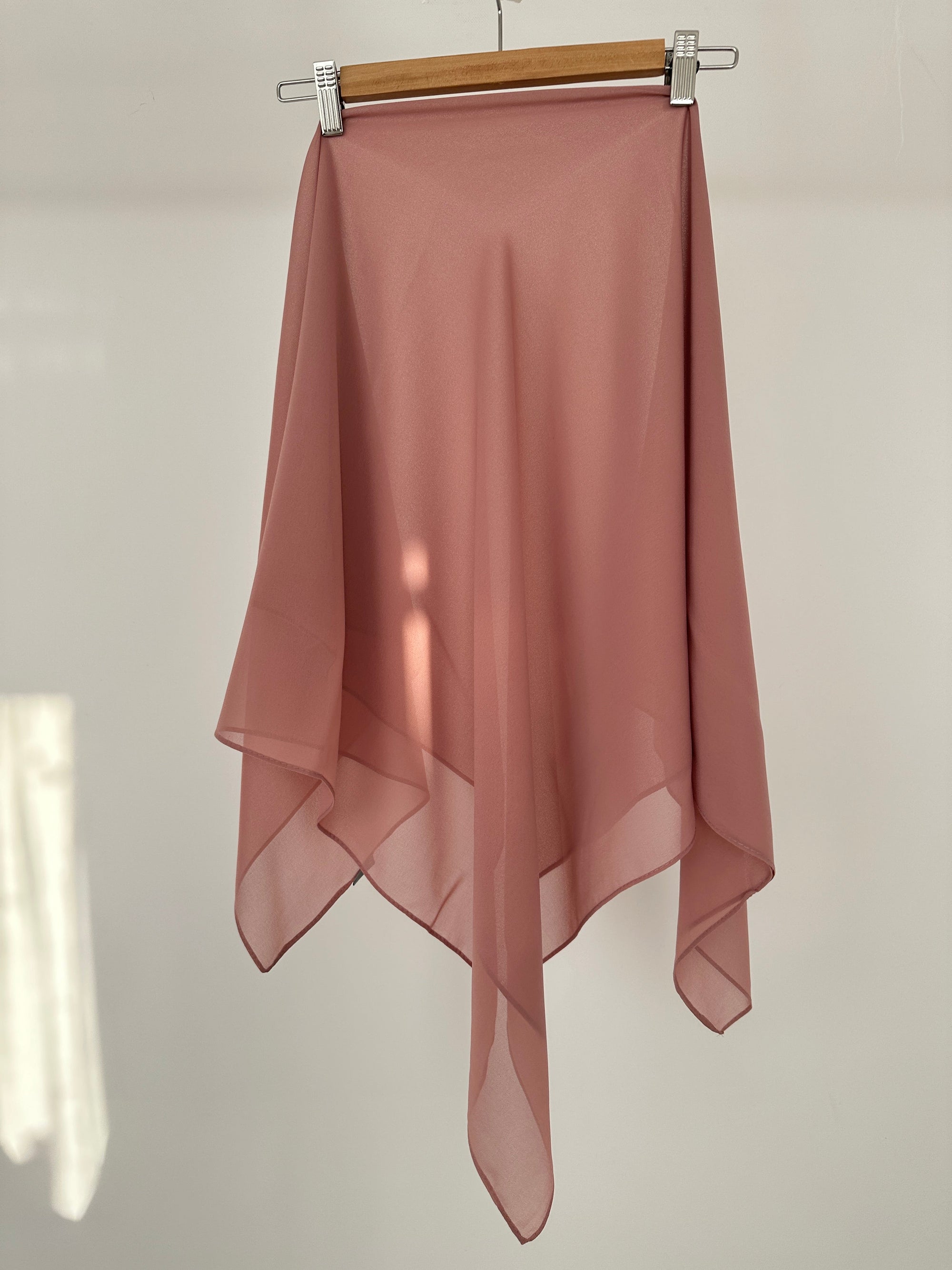 HIJAB CARRÉ EN MOUSSELINE ROSE PÂLE