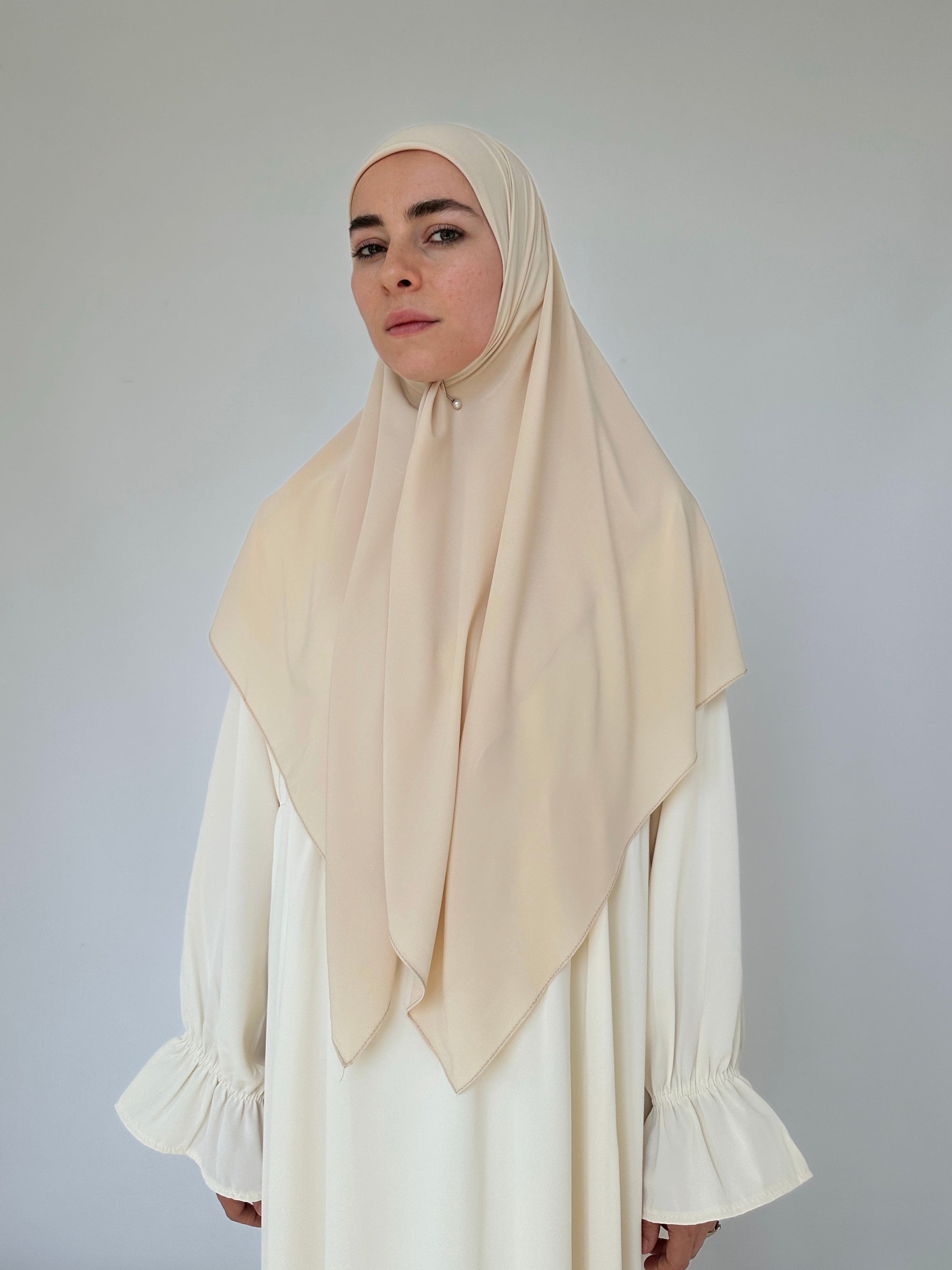 HIJAB CARRÉ JERSEY PLUME
