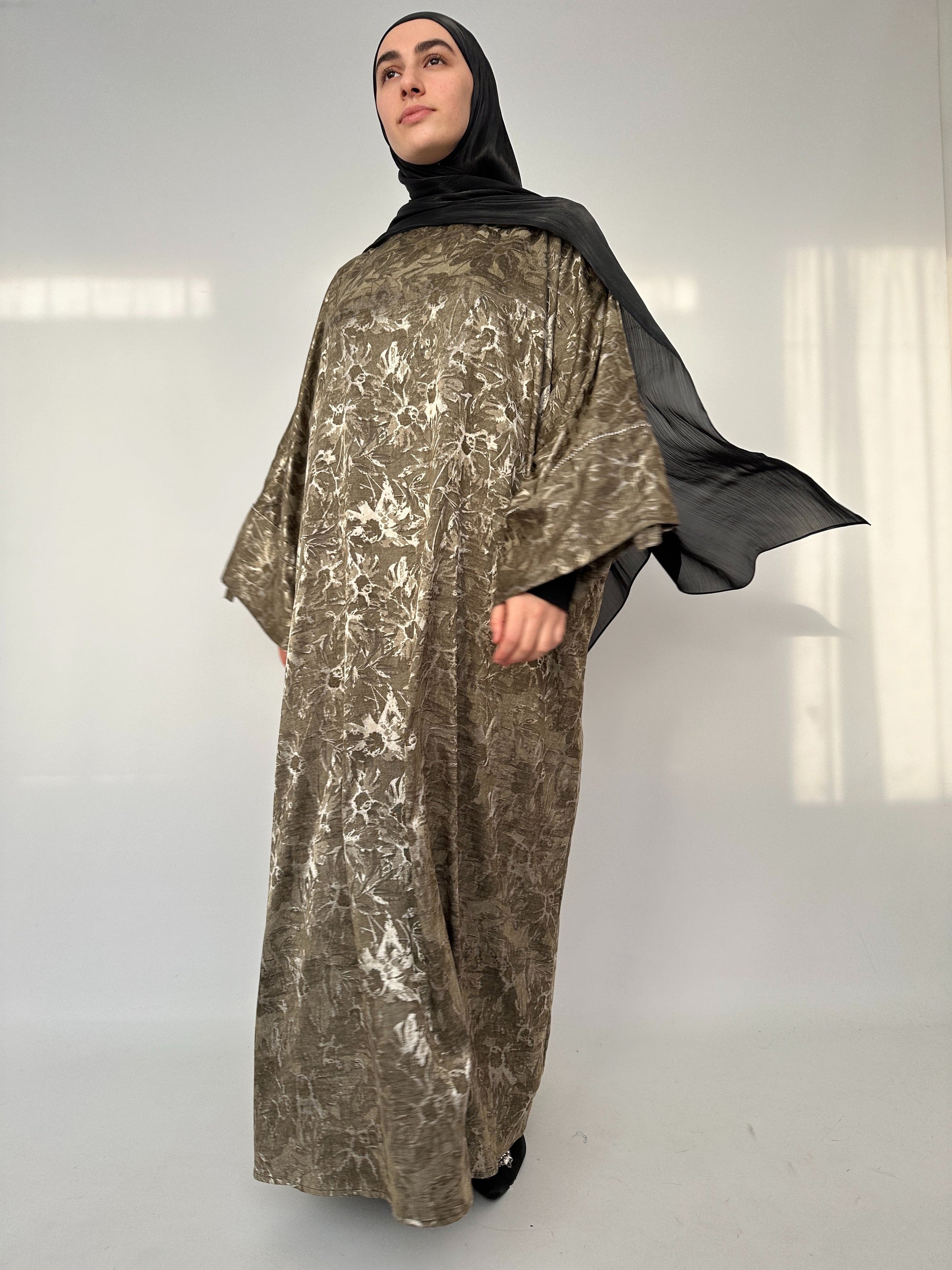 ABAYA LARGE ÉLÉGANTE