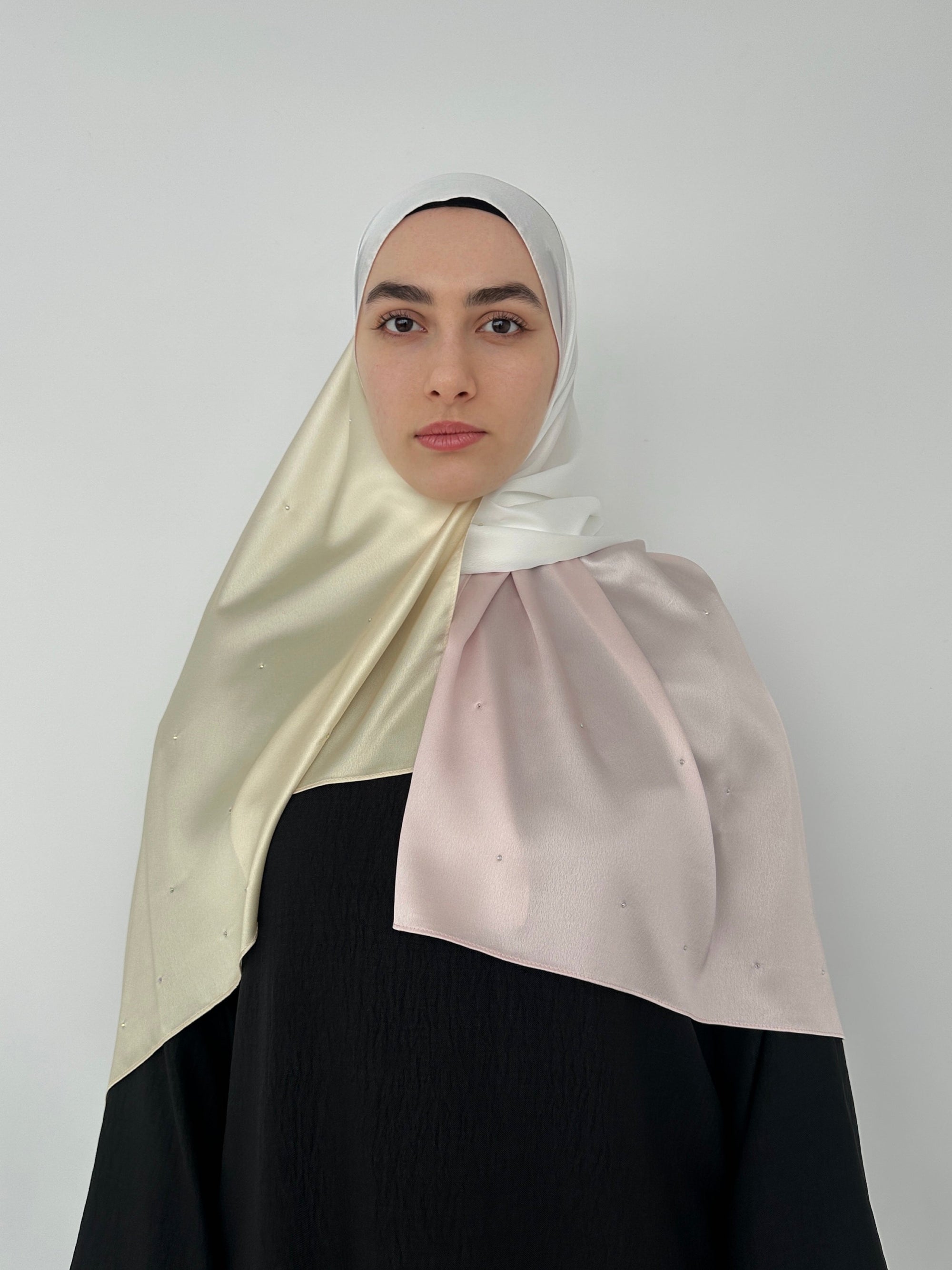 HIJAB SATIN AVEC STRASS