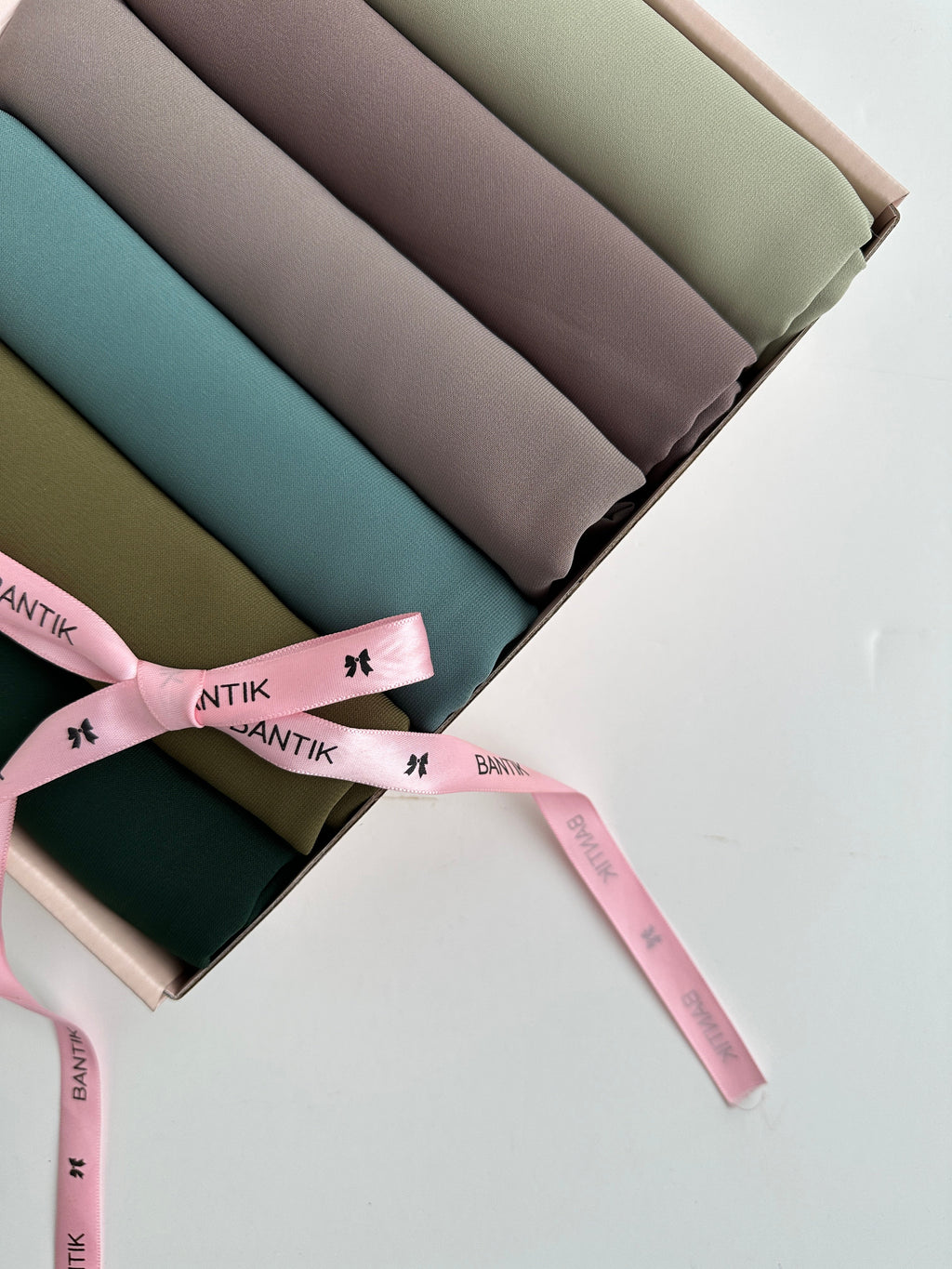 BOX 6 HIJABS SOIE DE MÉDINE