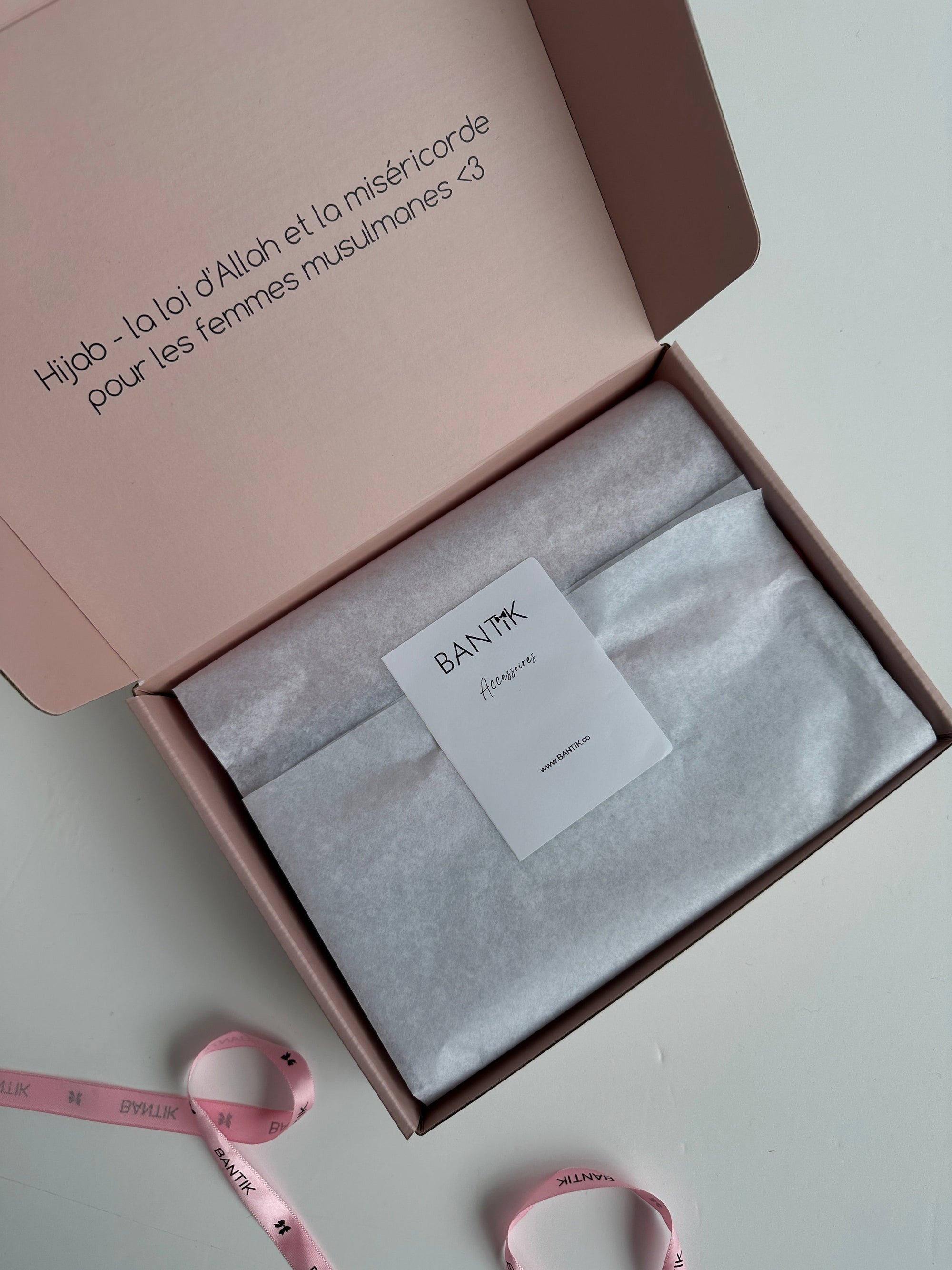 BOX BONNETS FERME