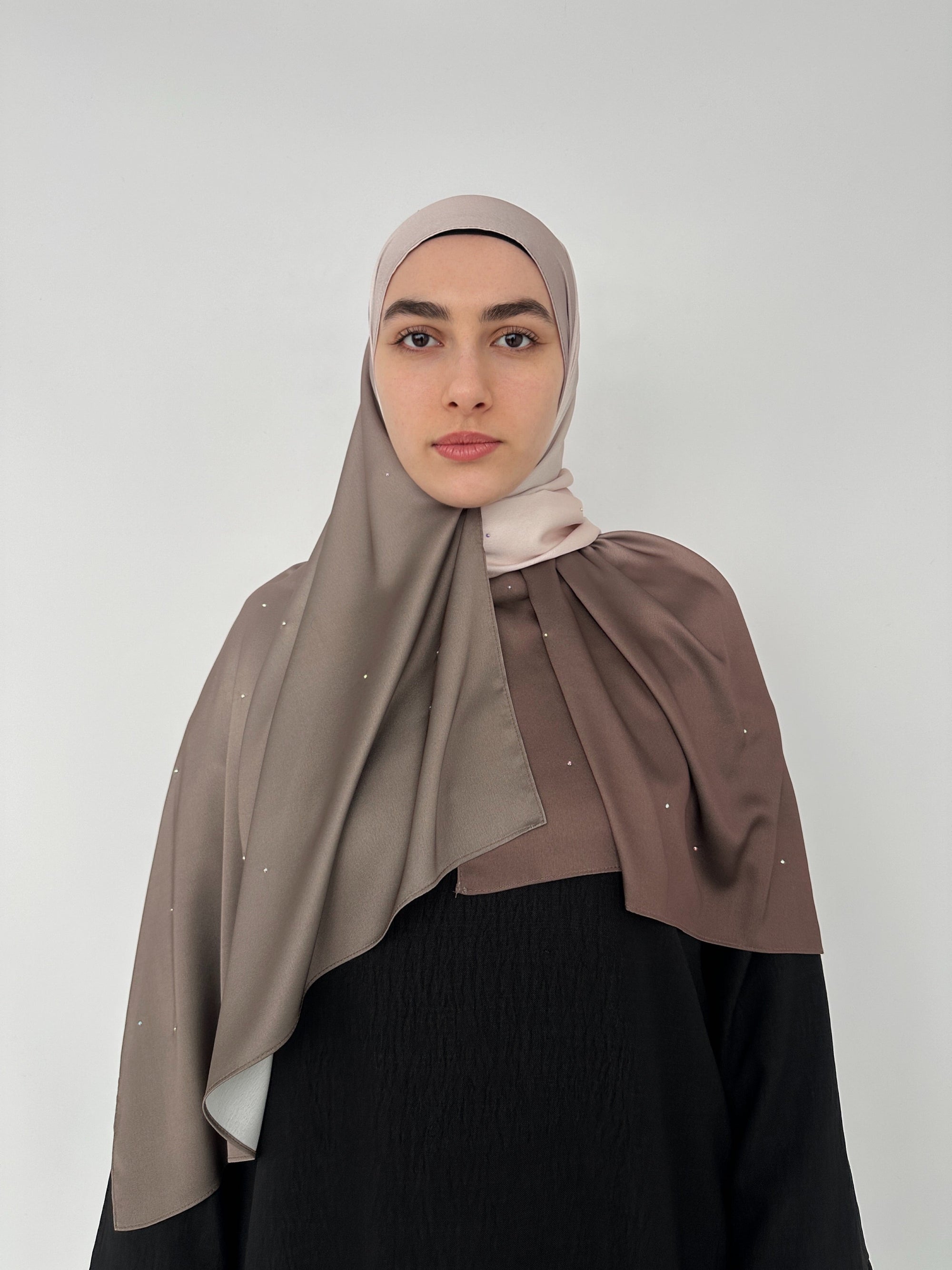 HIJAB SATIN AVEC STRASS