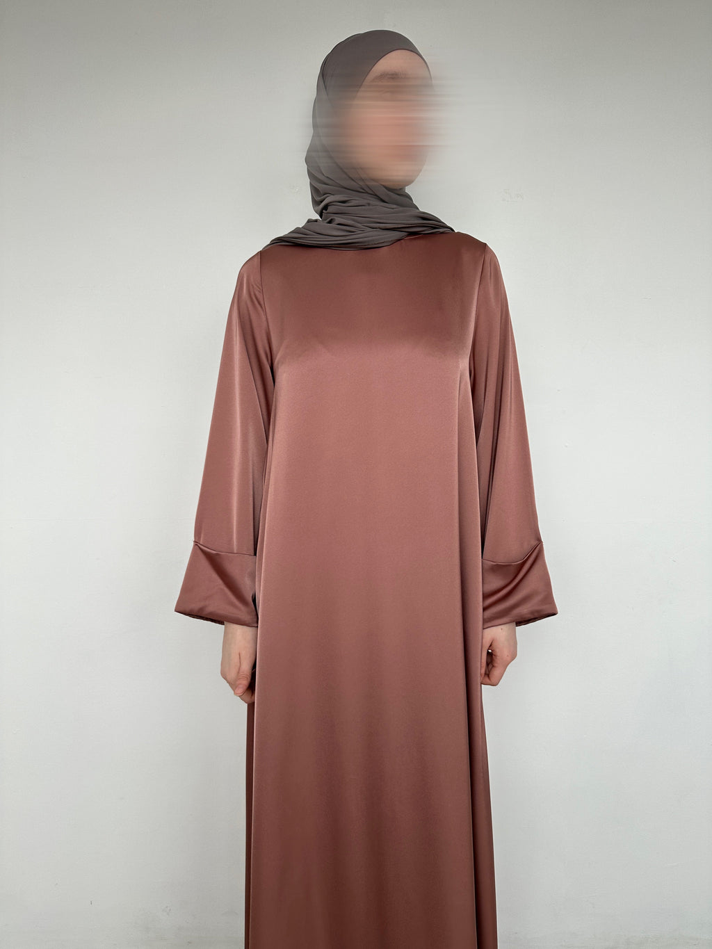 ABAYA SATINÉE ÉLÉGANTE