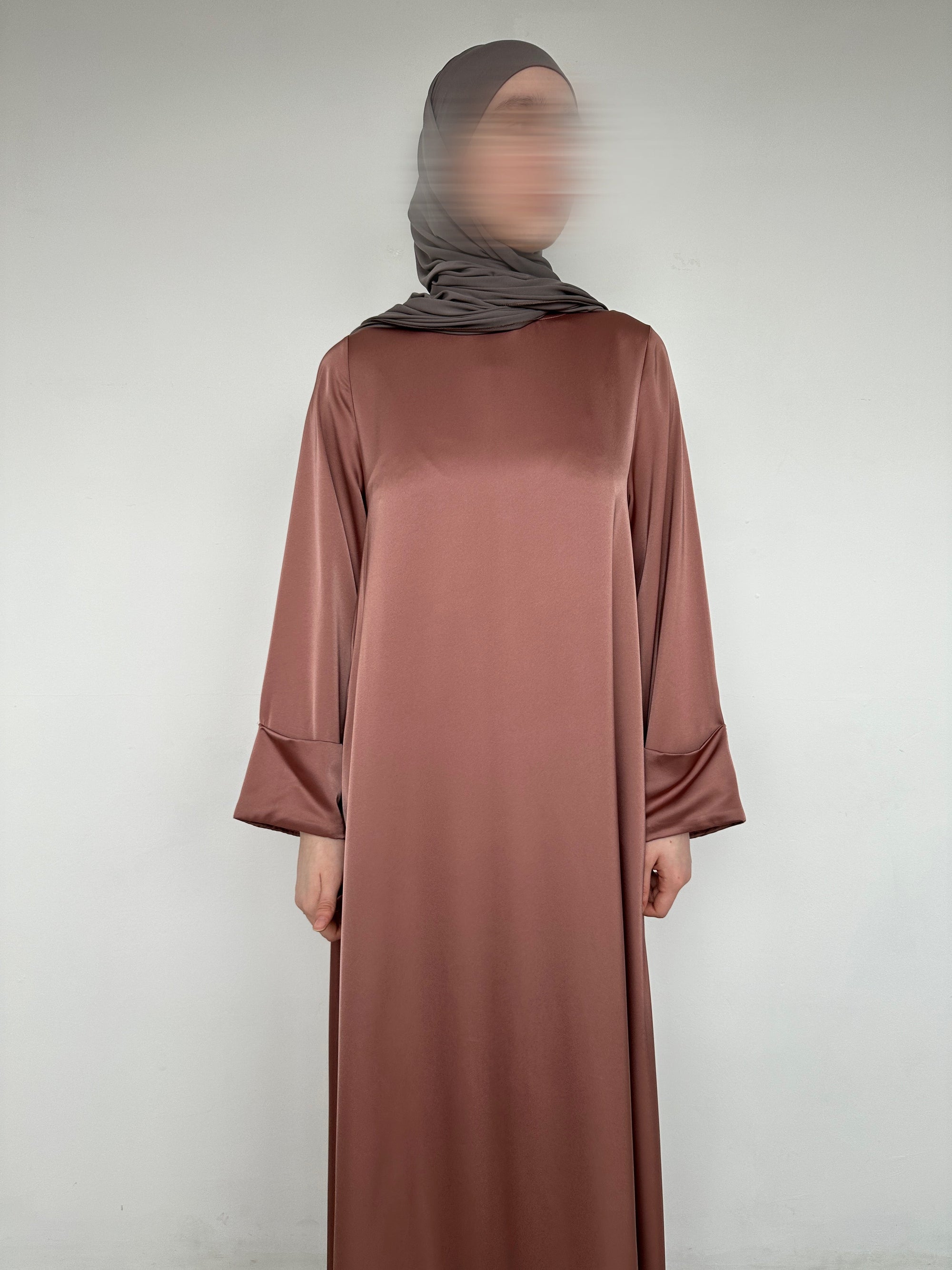 ABAYA SATINÉE ÉLÉGANTE