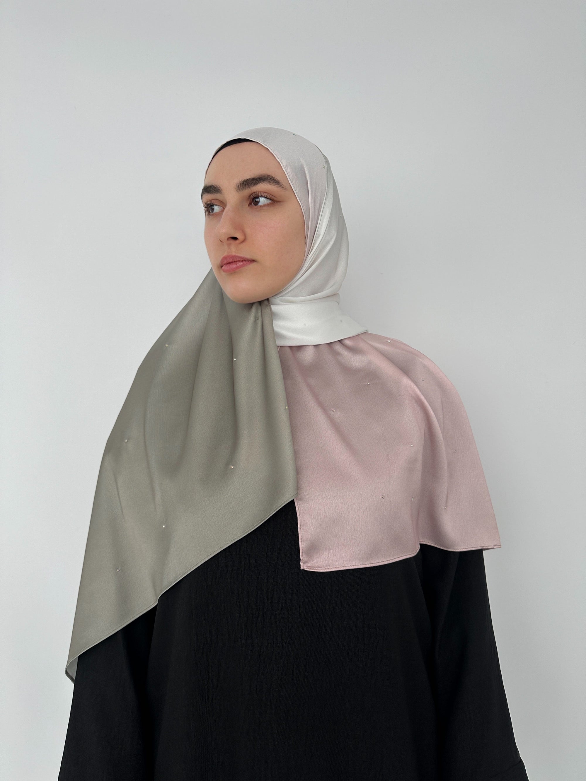 HIJAB SATIN AVEC STRASS