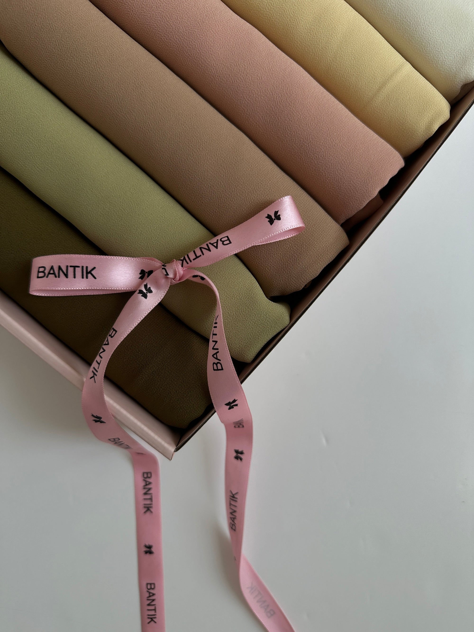 BOX DE 6 HIJABS EN MOUSSELINE