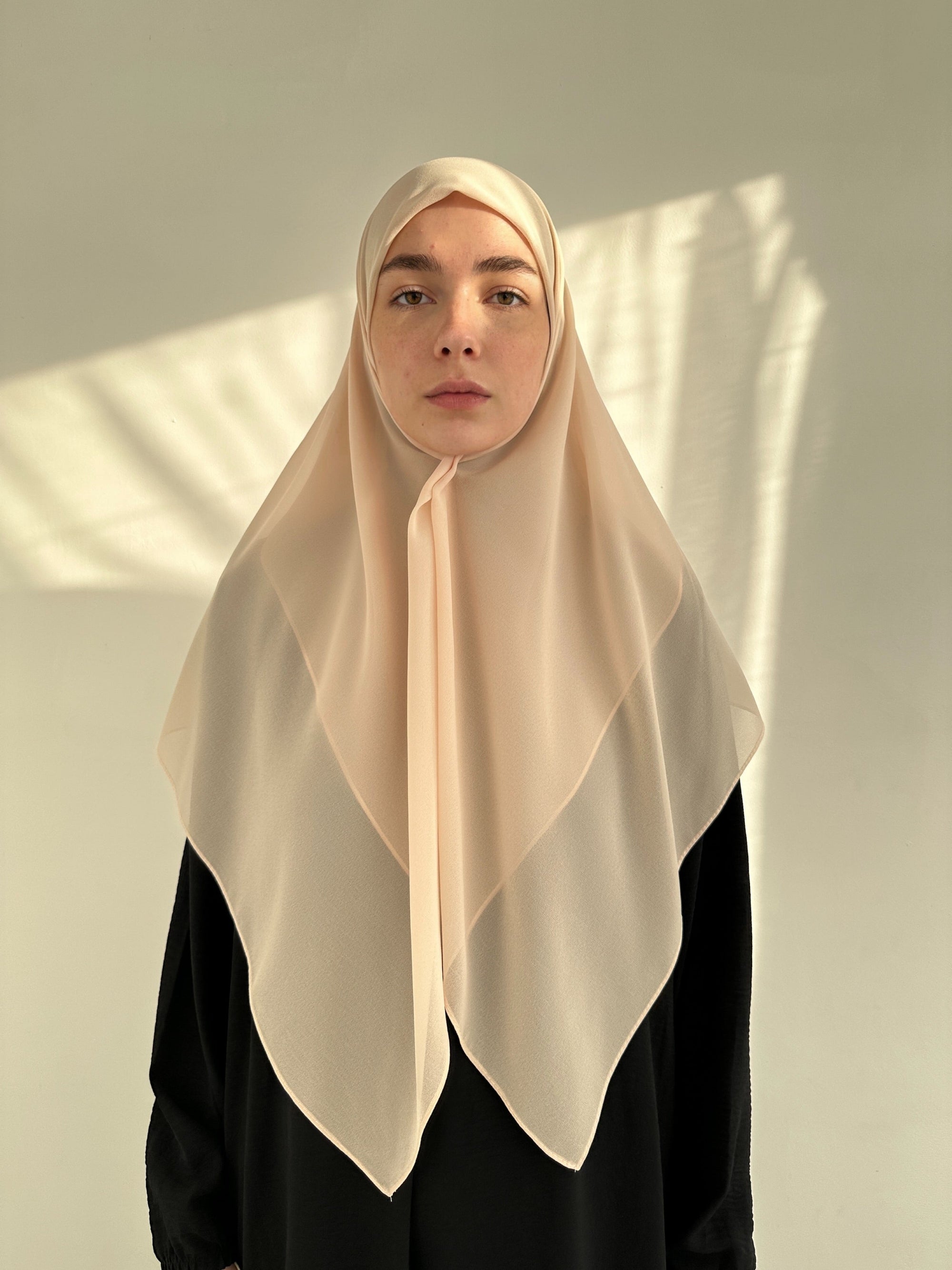 HIJAB CARRÉ EN MOUSSELINE BEIGE