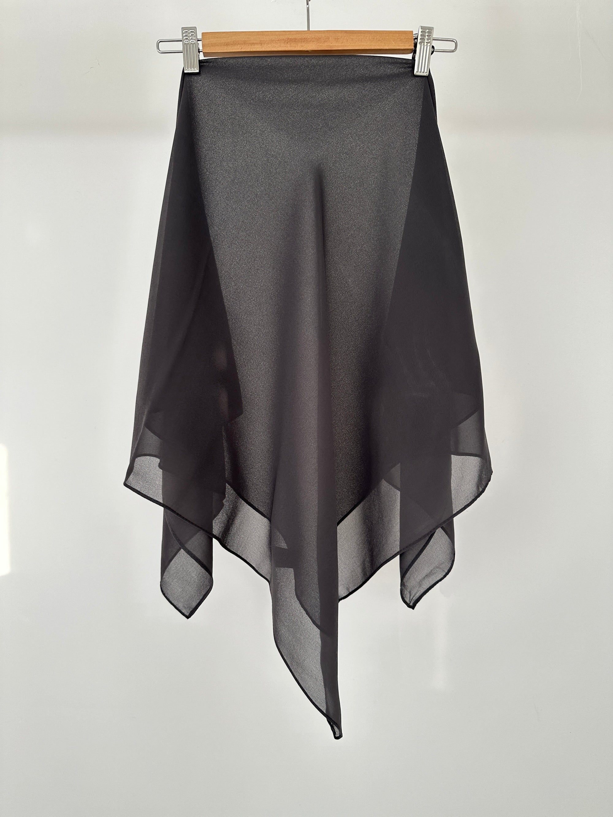 HIJAB CARRÉ EN MOUSSELINE GRIS FONCÉ