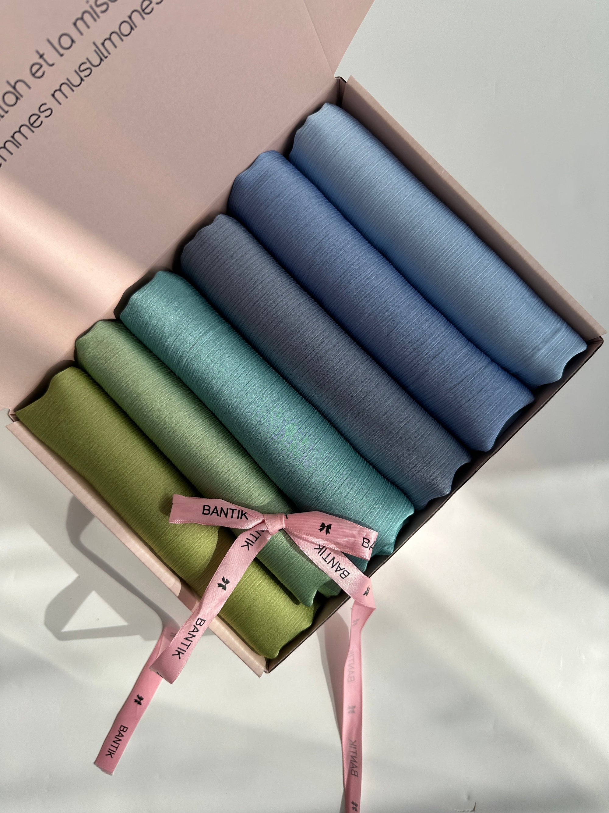 BOX 6 HIJABS SATIN PLISSÉ
