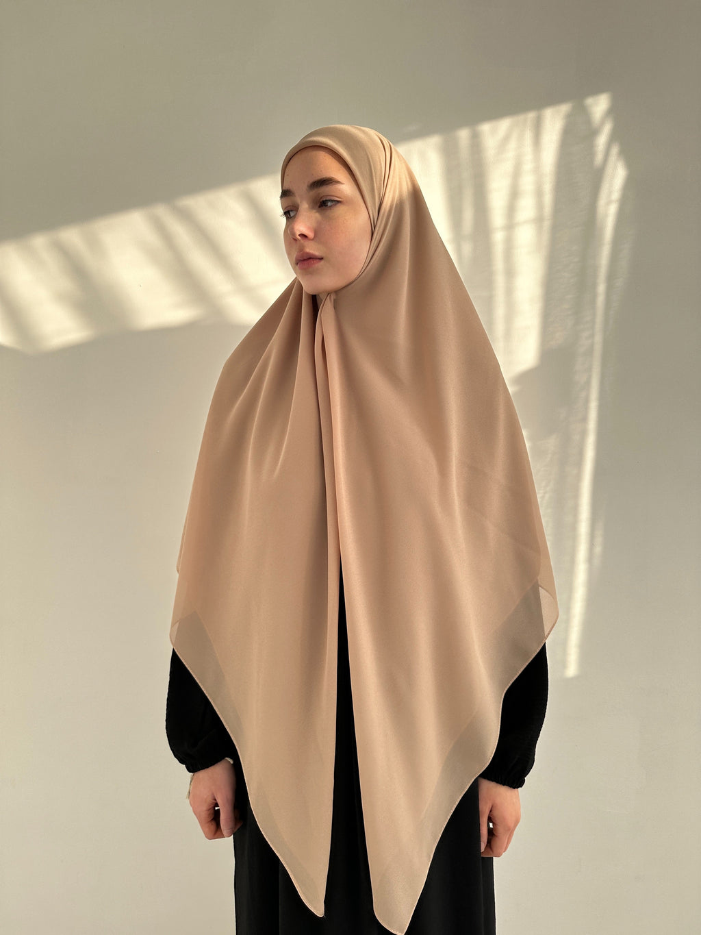 HIJAB CARRÉ XL EN MOUSSELINE  BEIGE ROSE