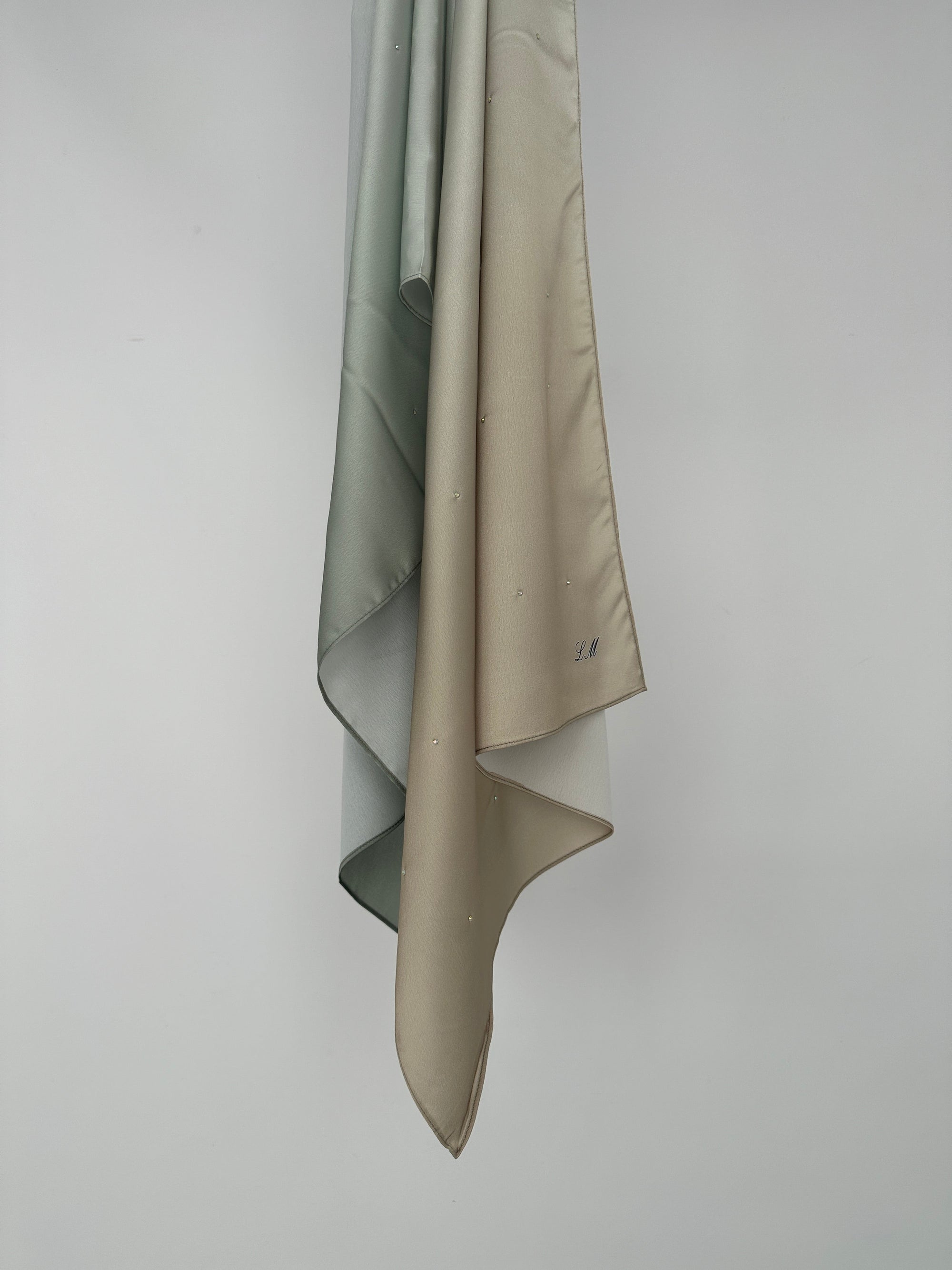 HIJAB SATIN AVEC STRASS