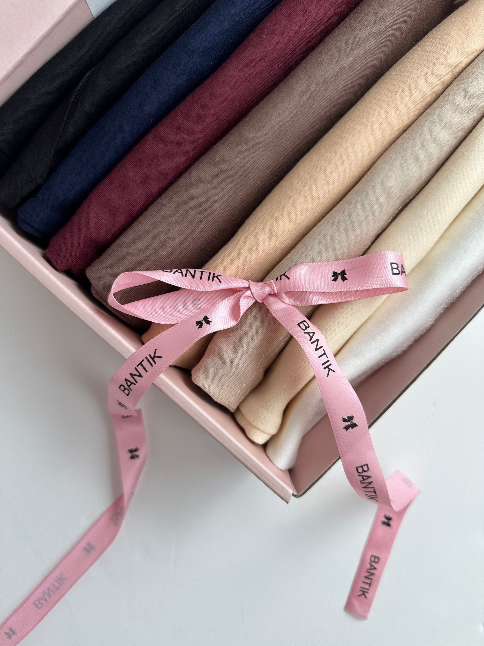 BOX BONNETS FERME