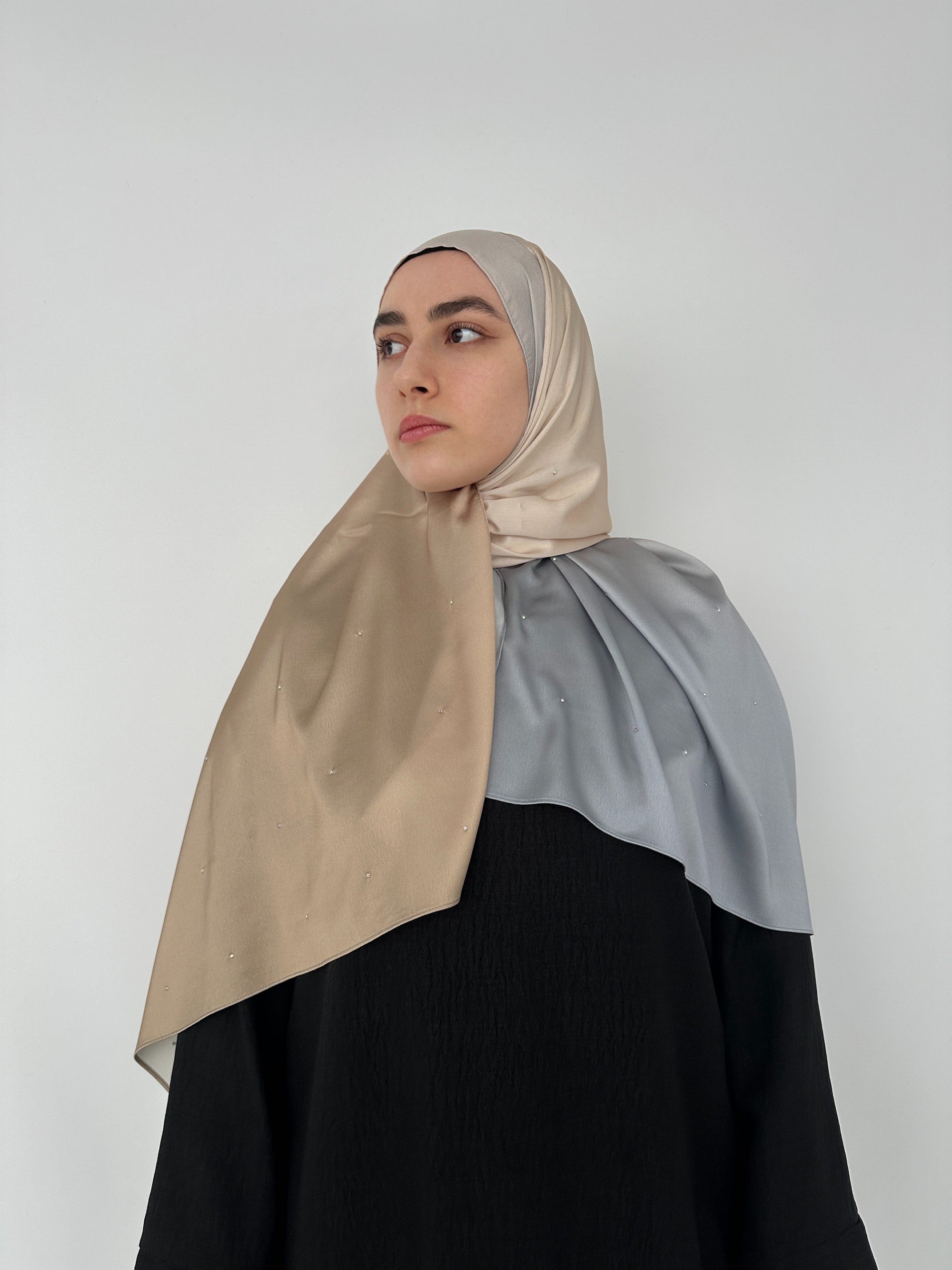 HIJAB SATIN AVEC STRASS