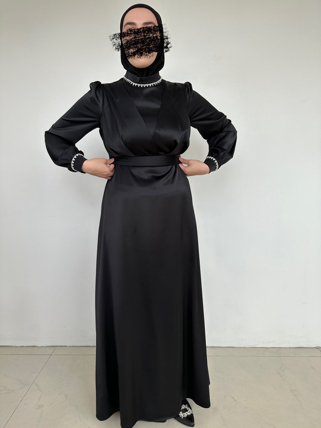 ROBE DE SOIRÉE SATINÉ NOIR